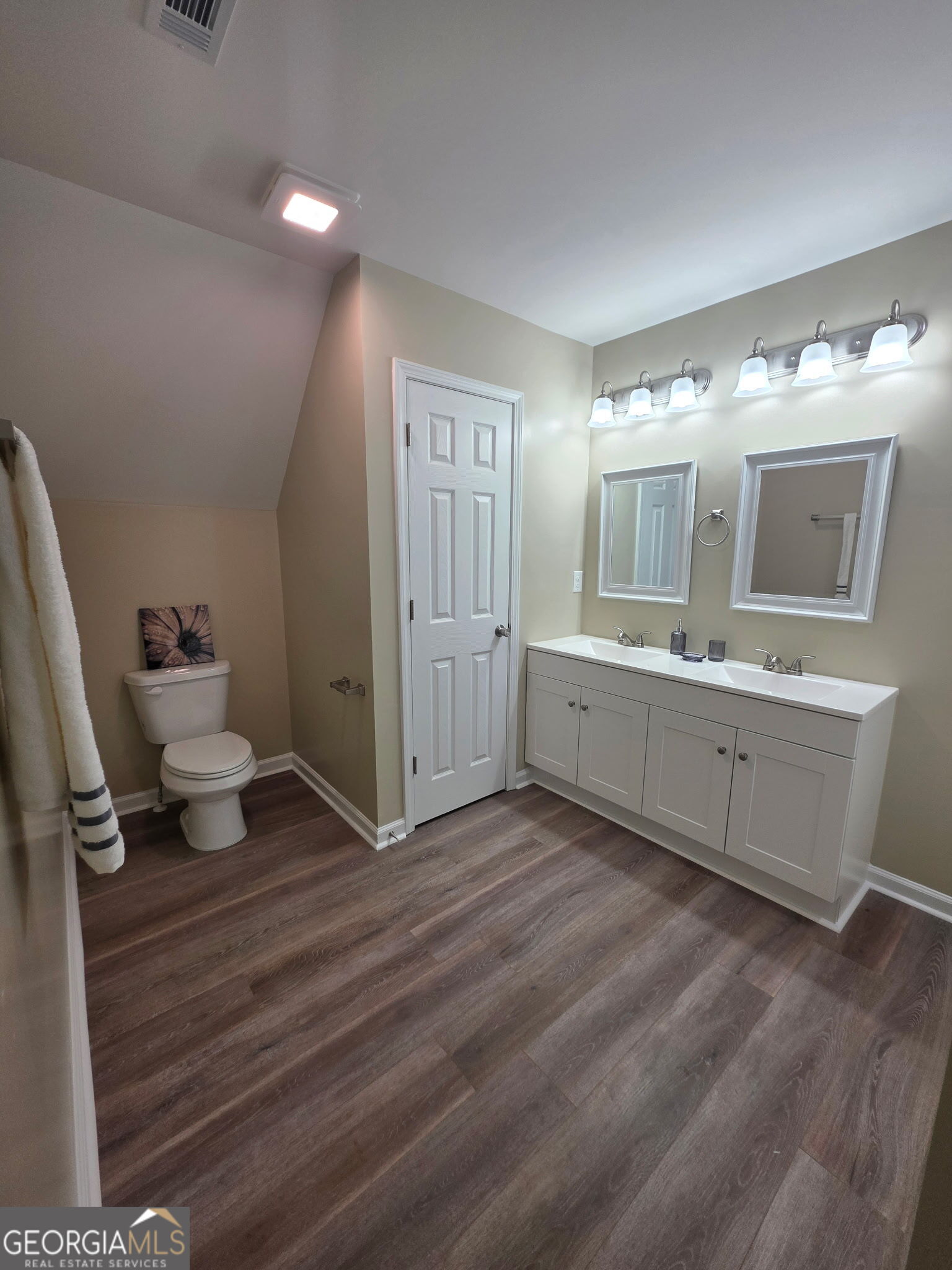 70 Charlotte Drive Property Photo 14