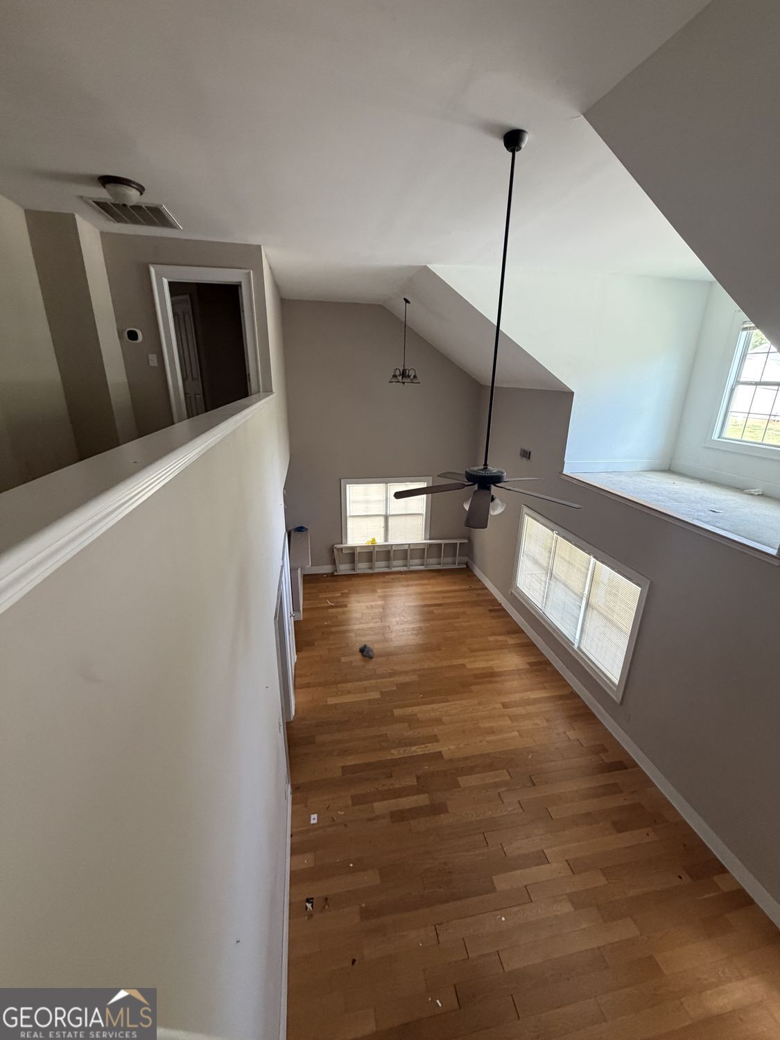 107 E Paces Drive Property Photo 2