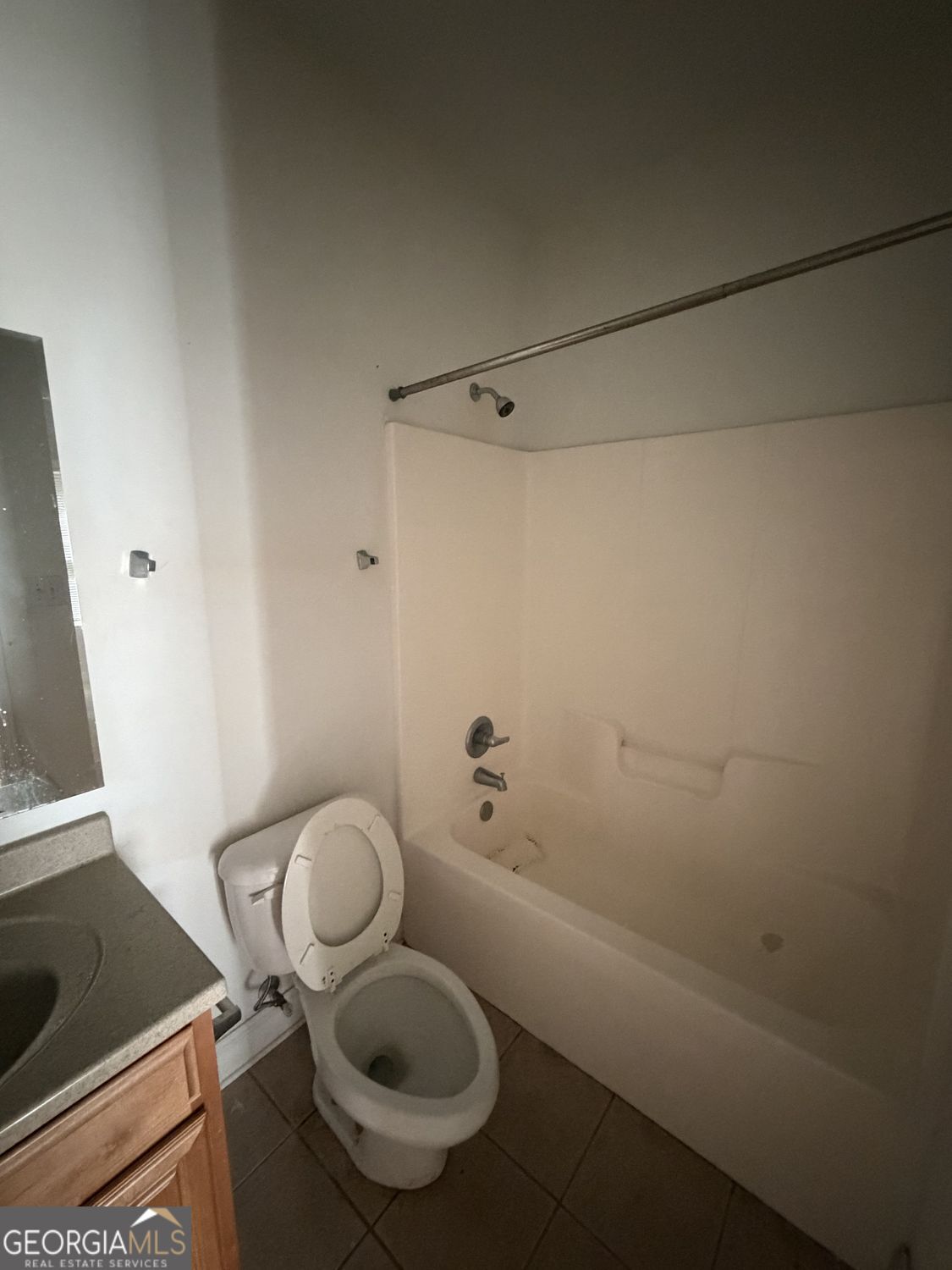 107 E Paces Drive Property Photo 5