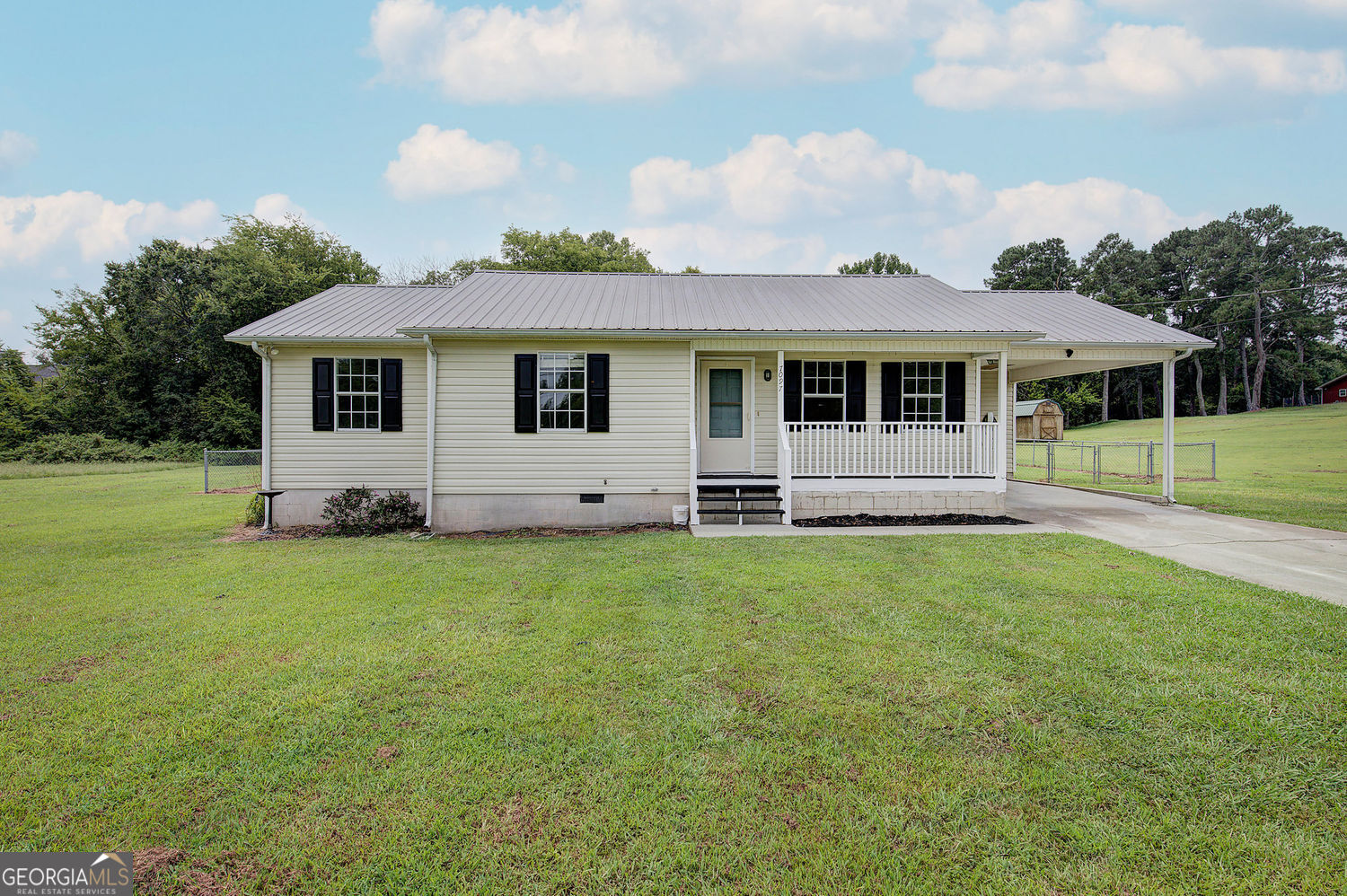 7097 Fairmount Highway Se Property Photo 1