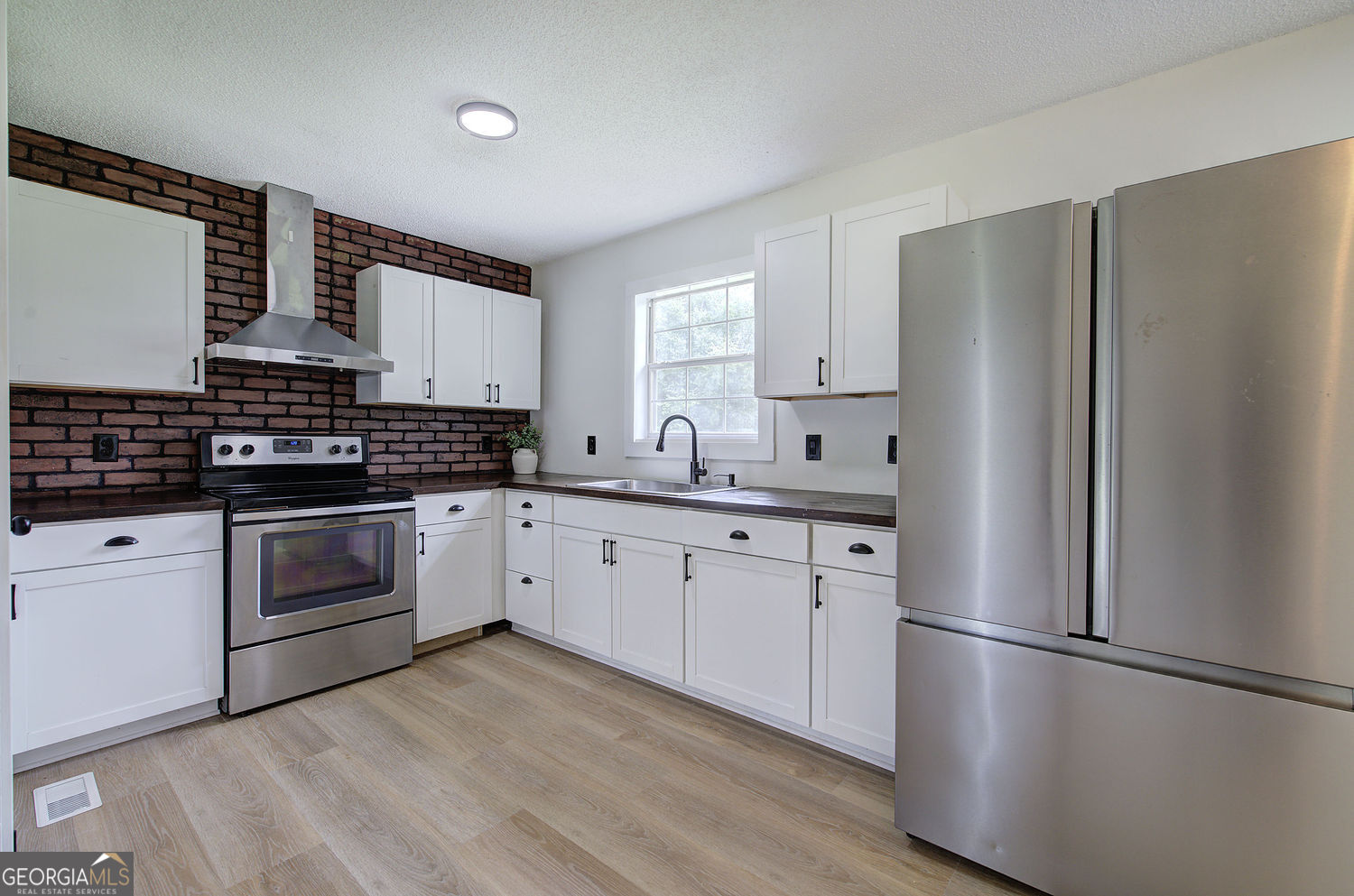 7097 Fairmount Highway Se Property Photo 7