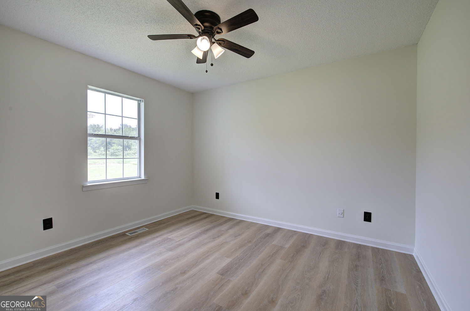 7097 Fairmount Highway Se Property Photo 11