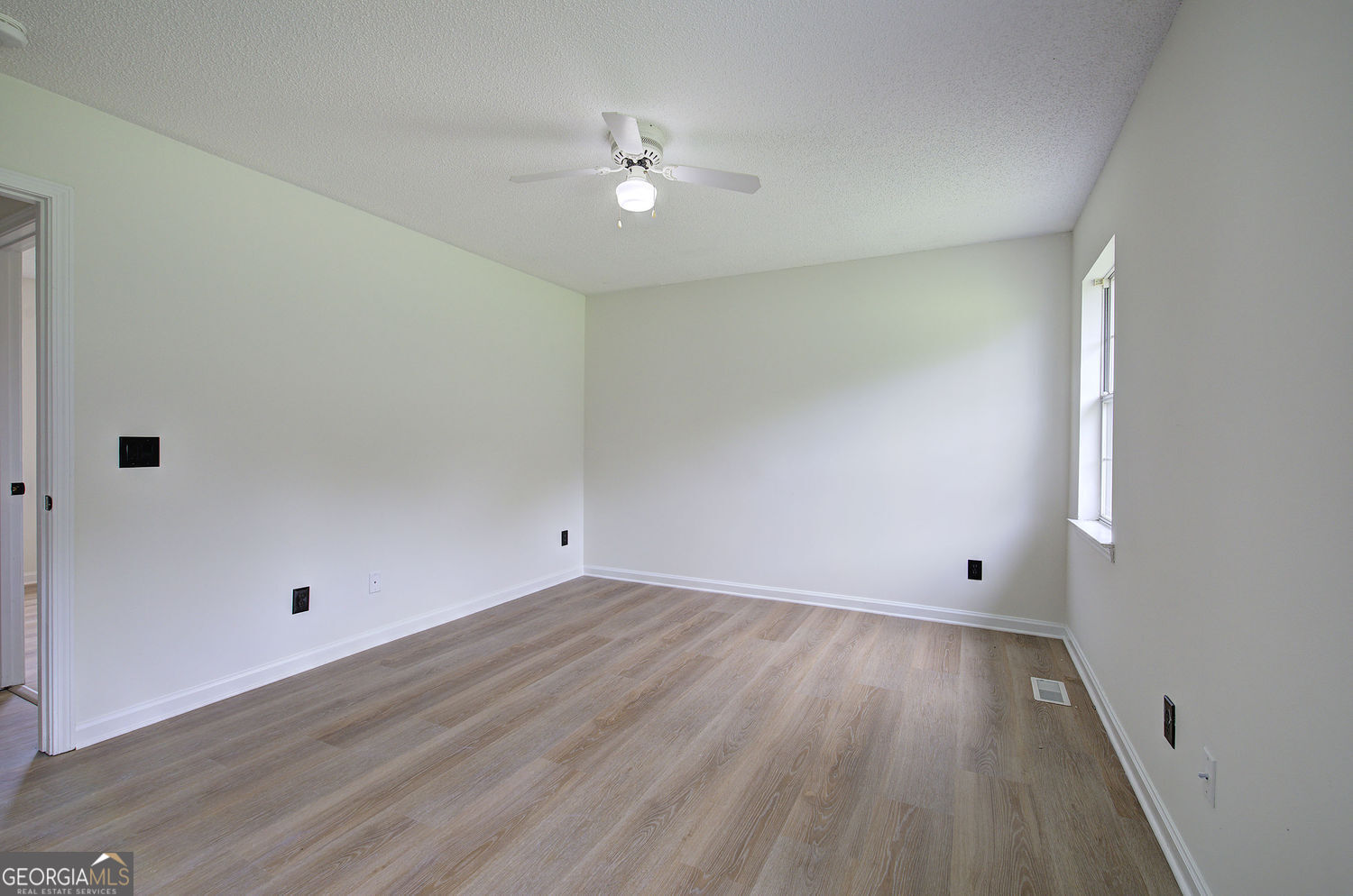 7097 Fairmount Highway Se Property Photo 13