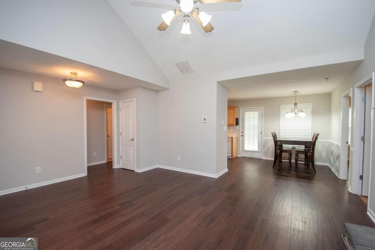 10 Walton Woods Court Property Photo 7