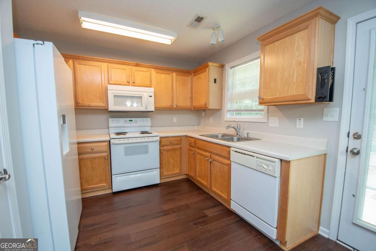 10 Walton Woods Court Property Photo 9