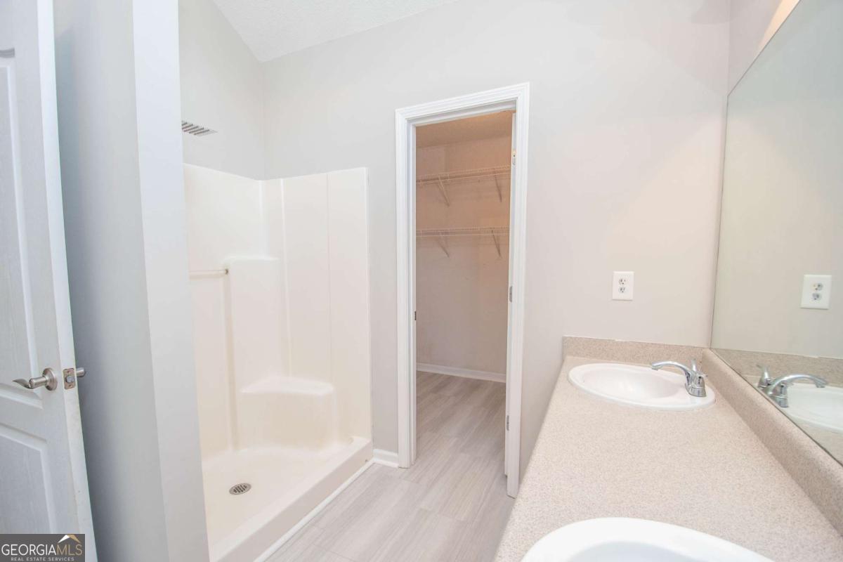 10 Walton Woods Court Property Photo 19