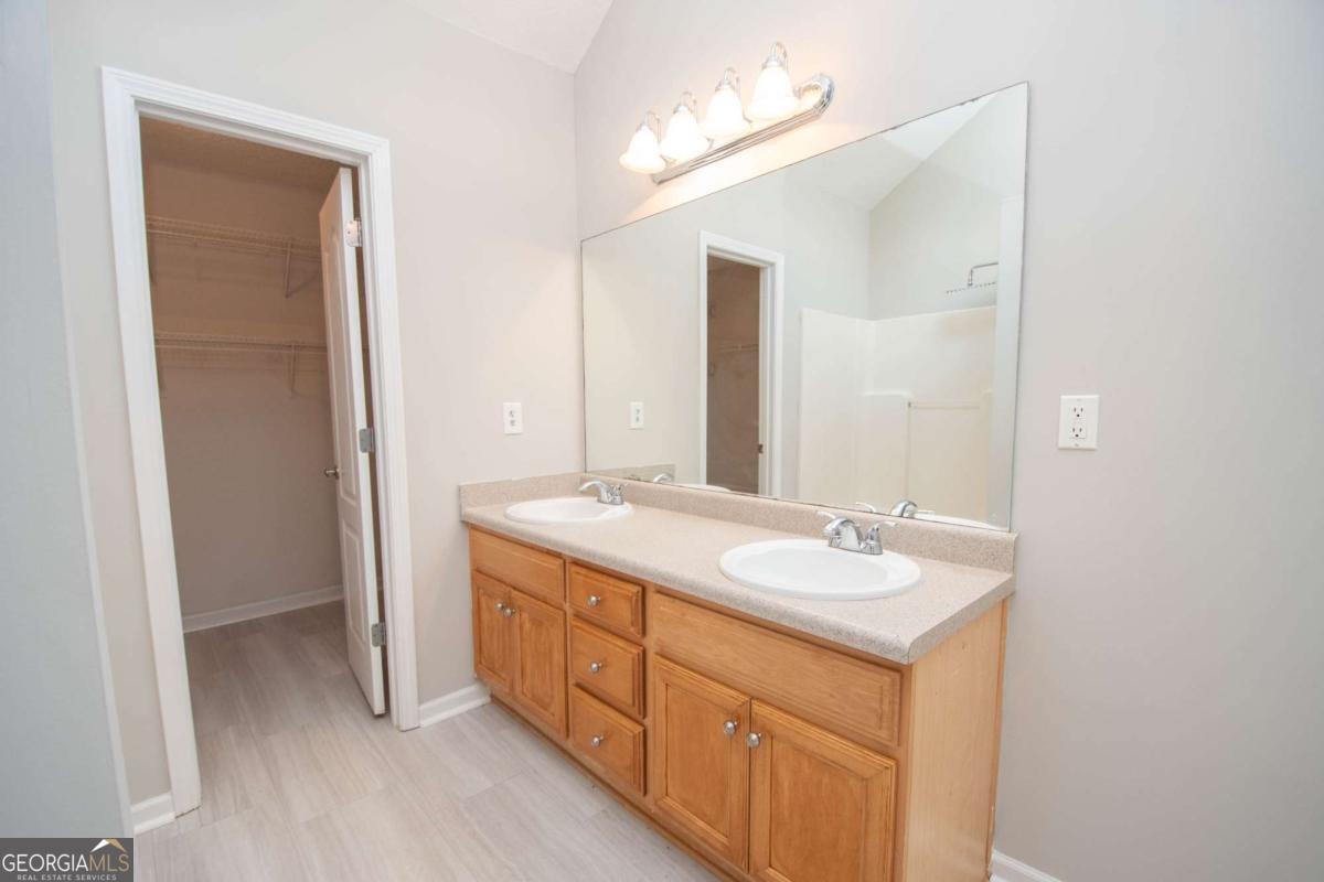 10 Walton Woods Court Property Photo 20
