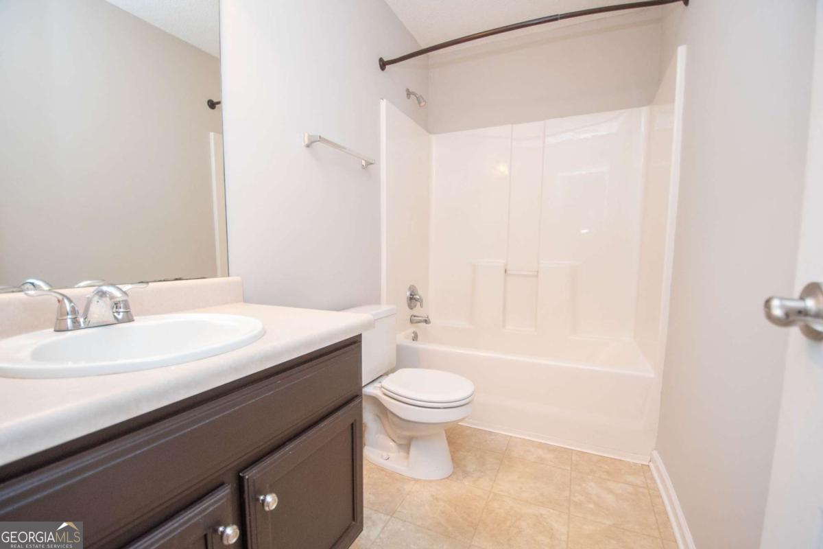 10 Walton Woods Court Property Photo 25
