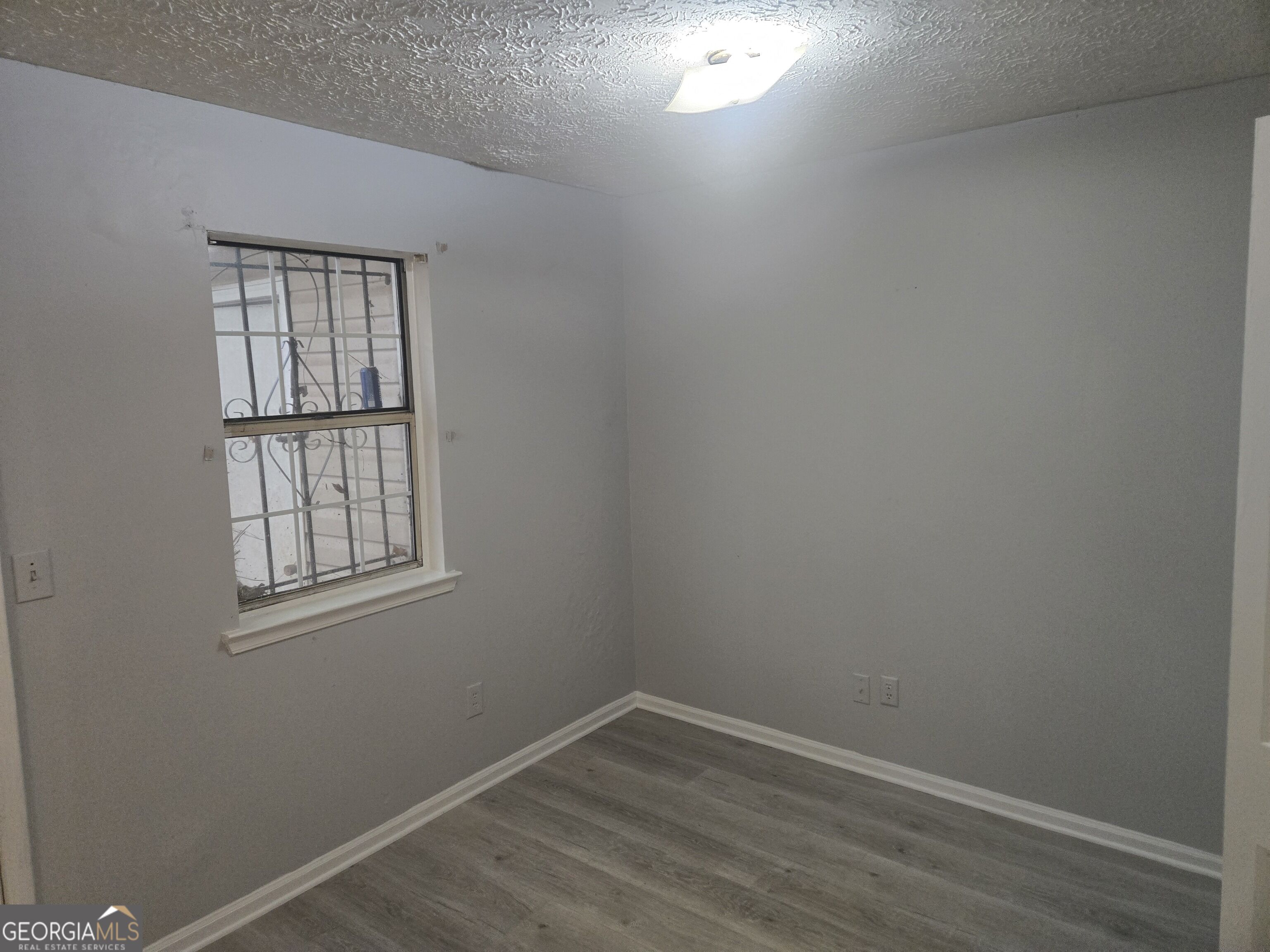 7233 Crestside Drive Property Photo 5