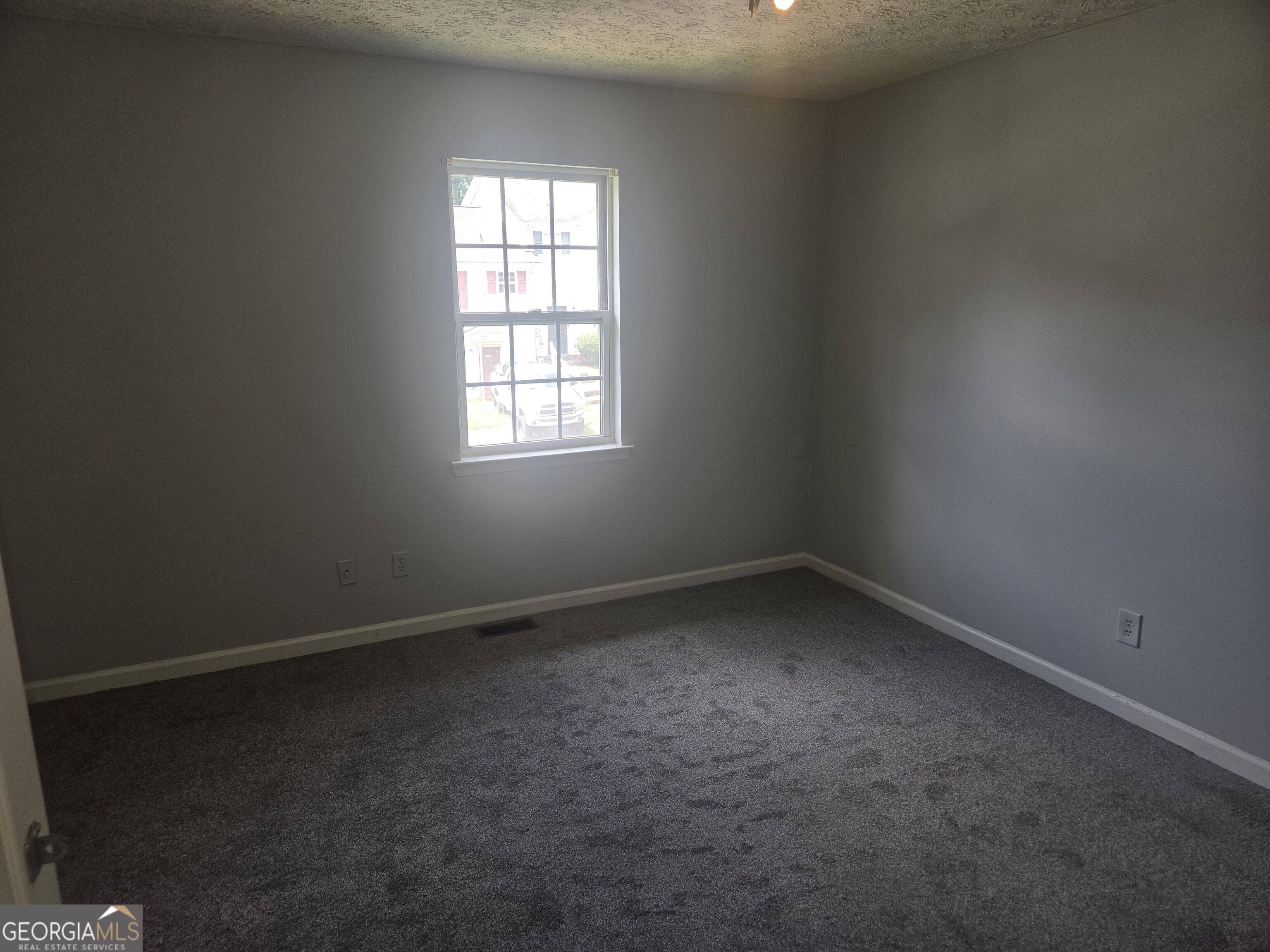 7233 Crestside Drive Property Photo 10
