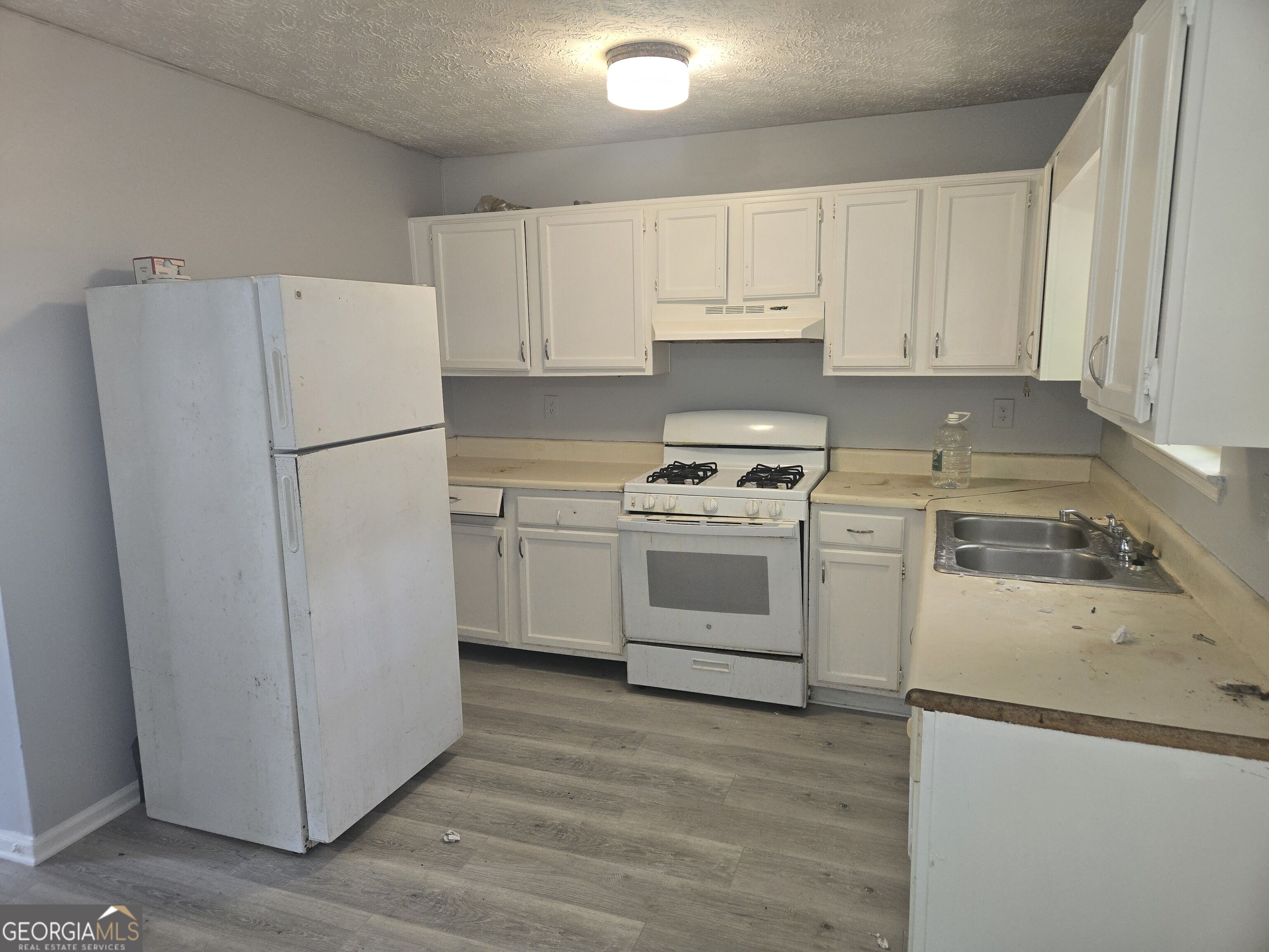 7233 Crestside Drive Property Photo 11