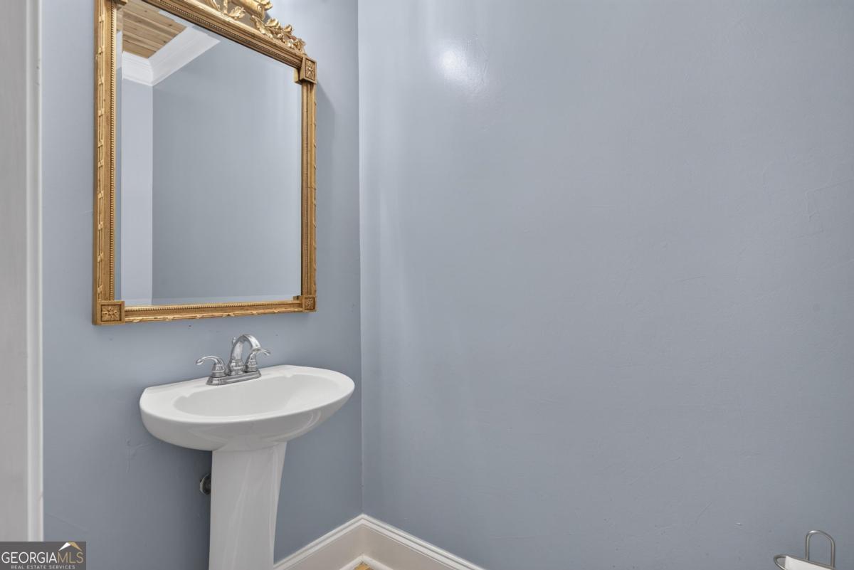 103 N Hidden Lake Drive Property Photo 37