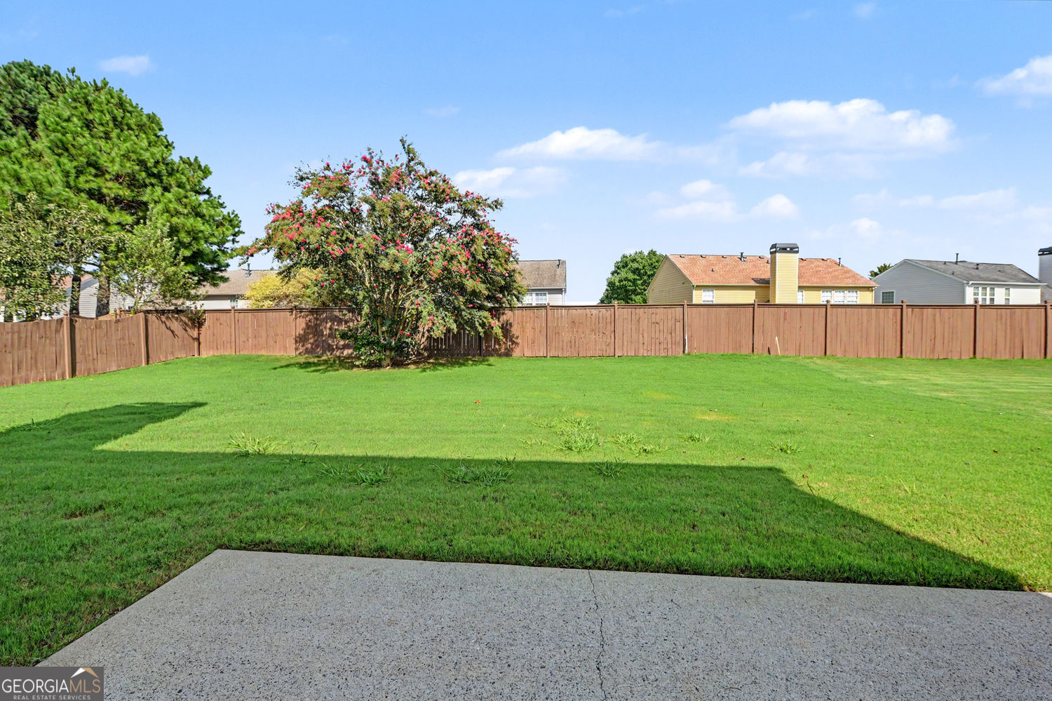 8330 Grenadier Trail Property Photo 3