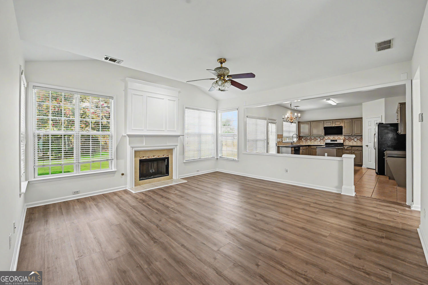 8330 Grenadier Trail Property Photo 7