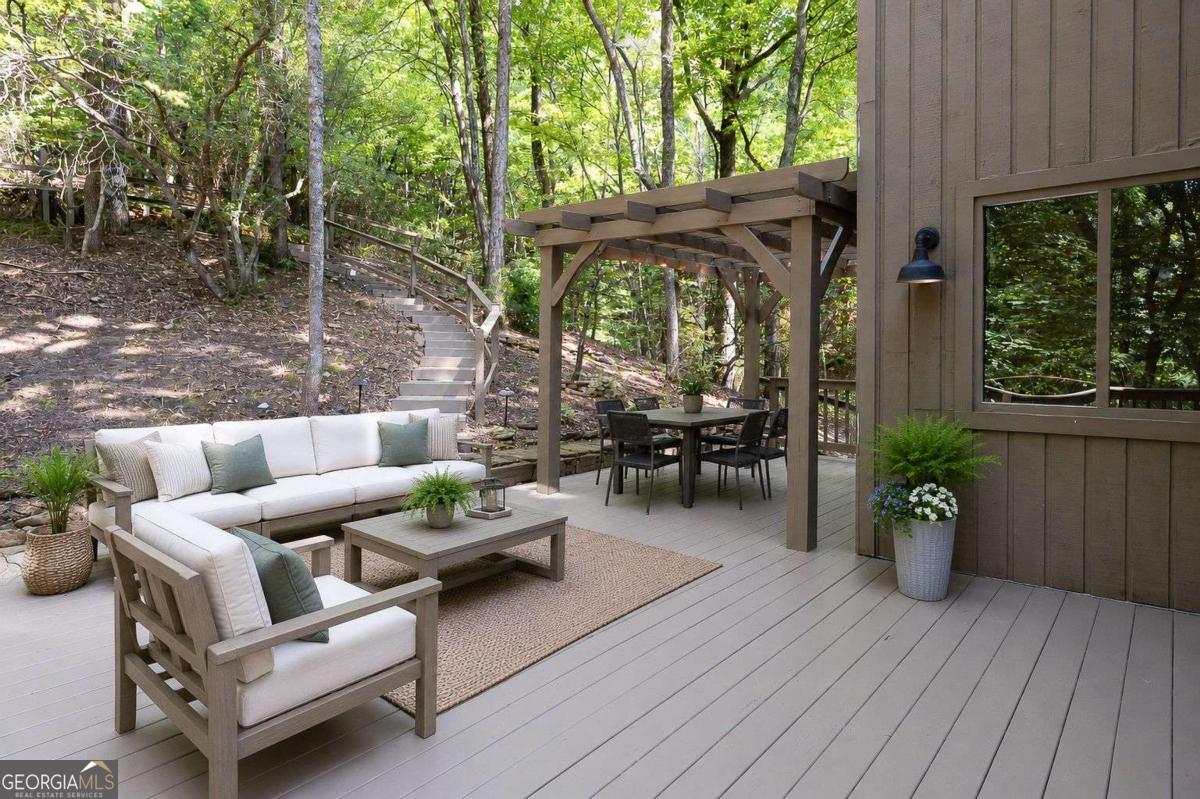 826 Woodland Trace Property Photo 4