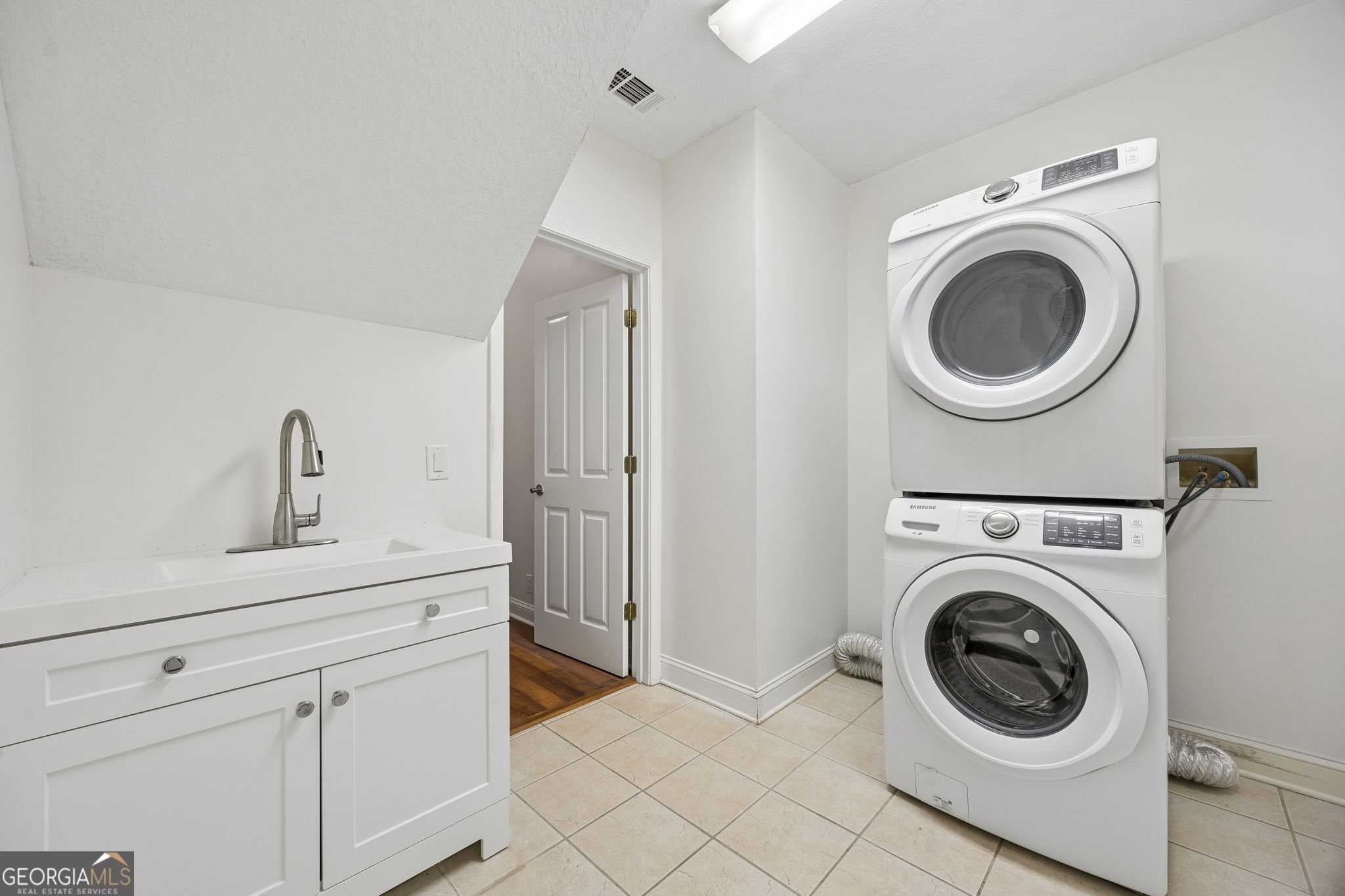 1036 Greenwillow Drive Property Photo 43