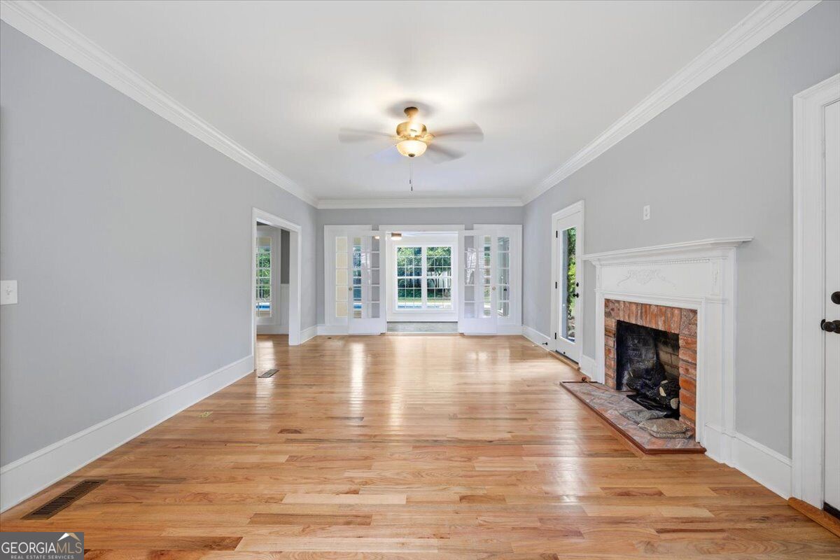 3860 Ridge Avenue Property Photo 6
