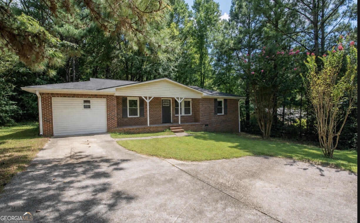 1104 Alverson Road Property Photo 1