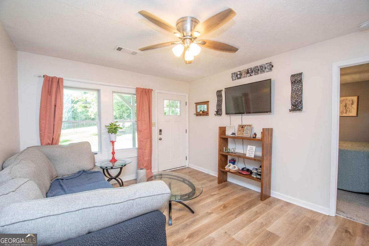 1104 Alverson Road Property Photo 3