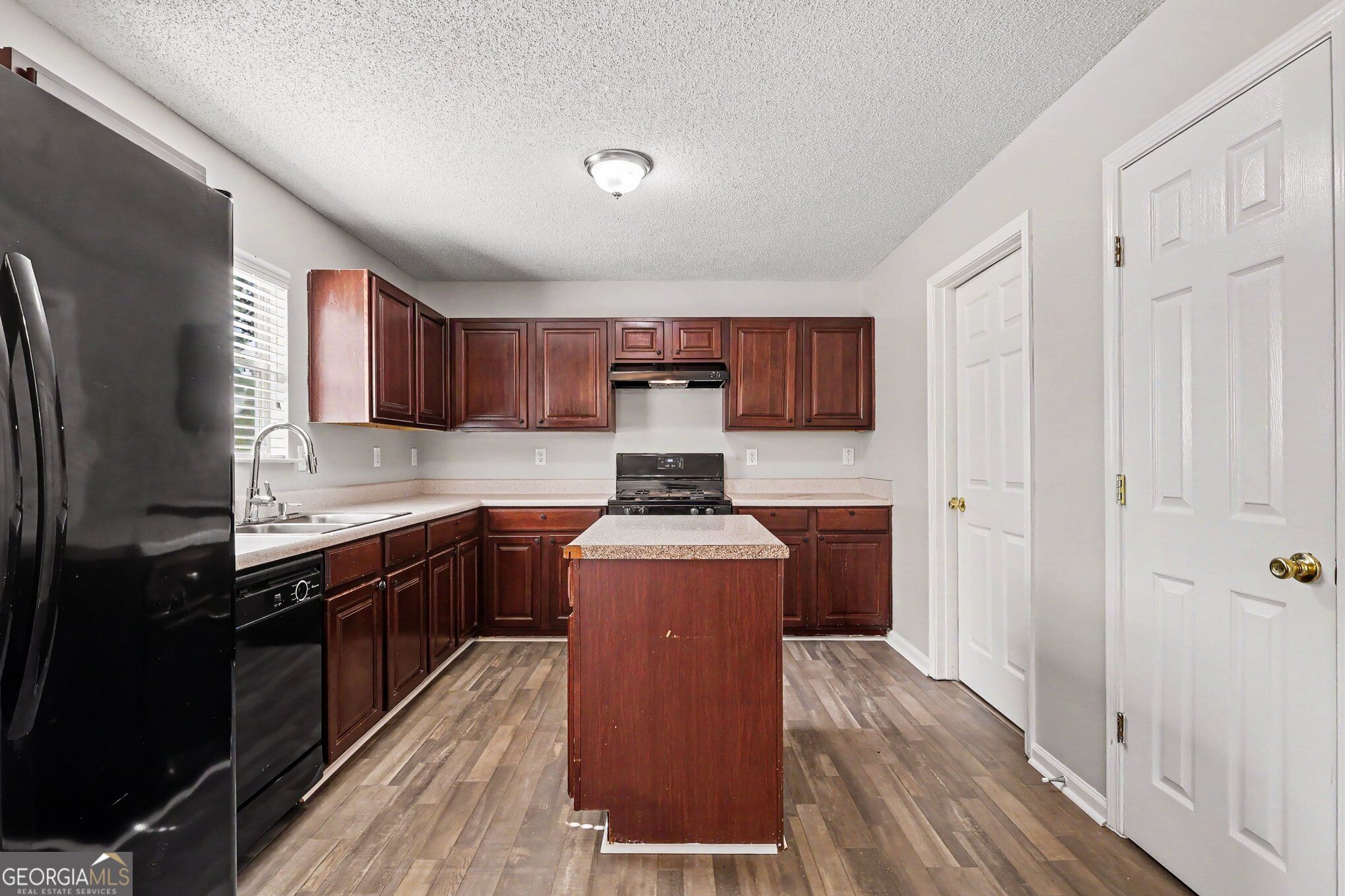 2020 Sweet Bay Drive Property Photo 15