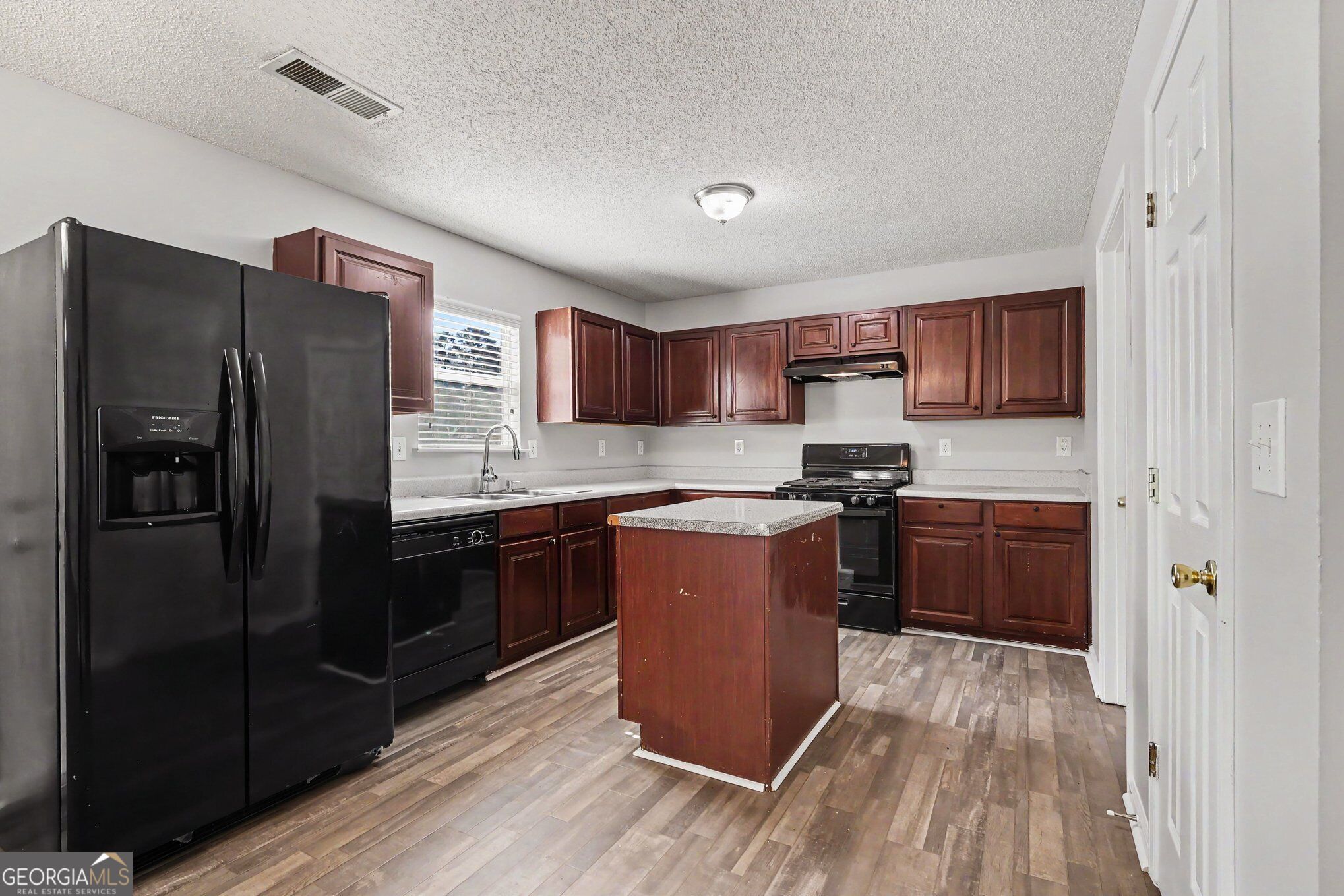 2020 Sweet Bay Drive Property Photo 16