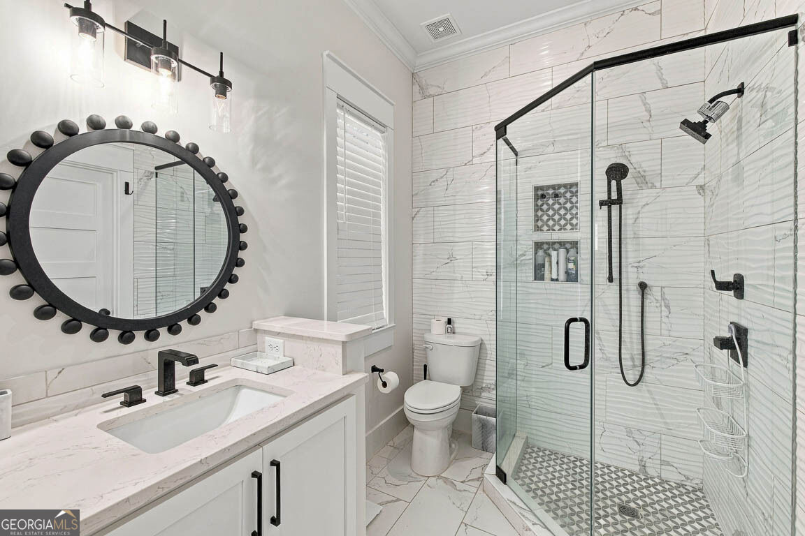 311 Peachtree Street Property Photo 25