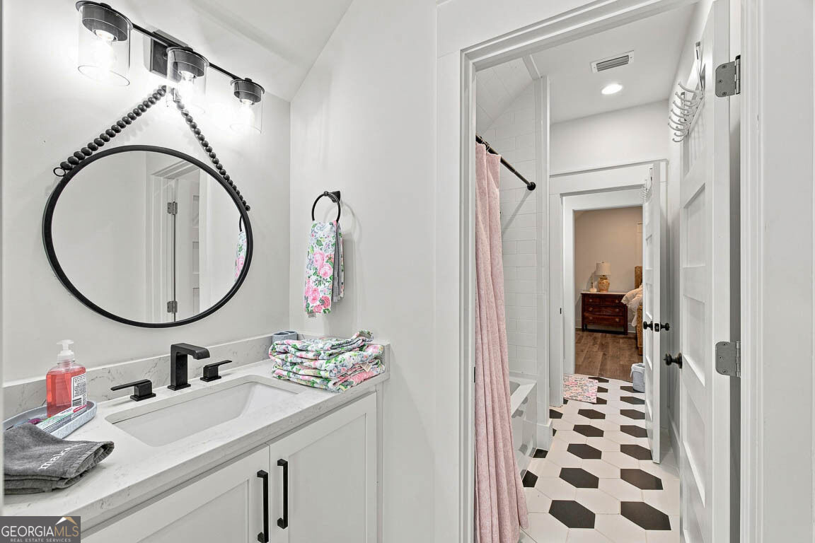 311 Peachtree Street Property Photo 37