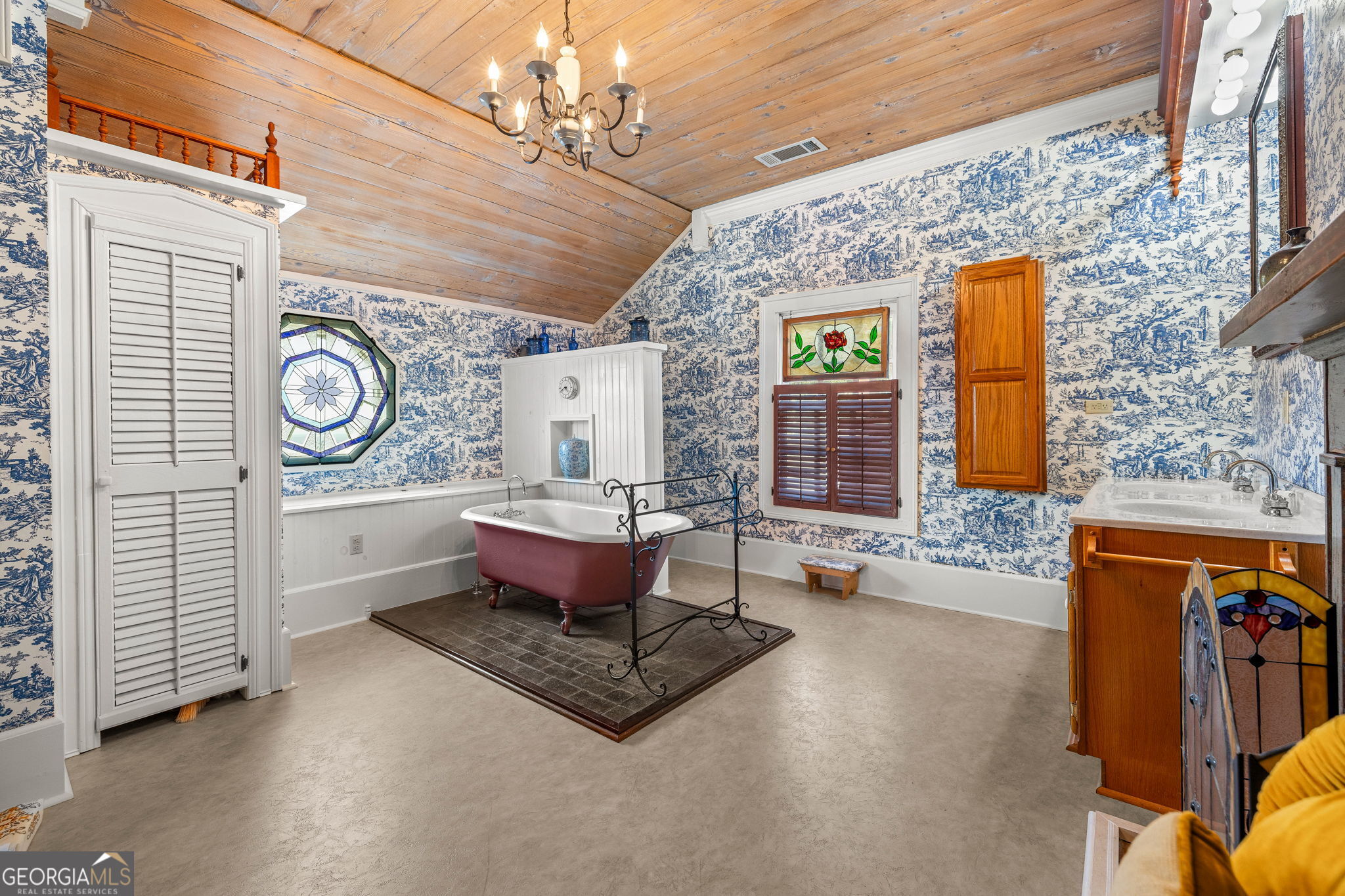 684 Grandview Avenue Property Photo 38