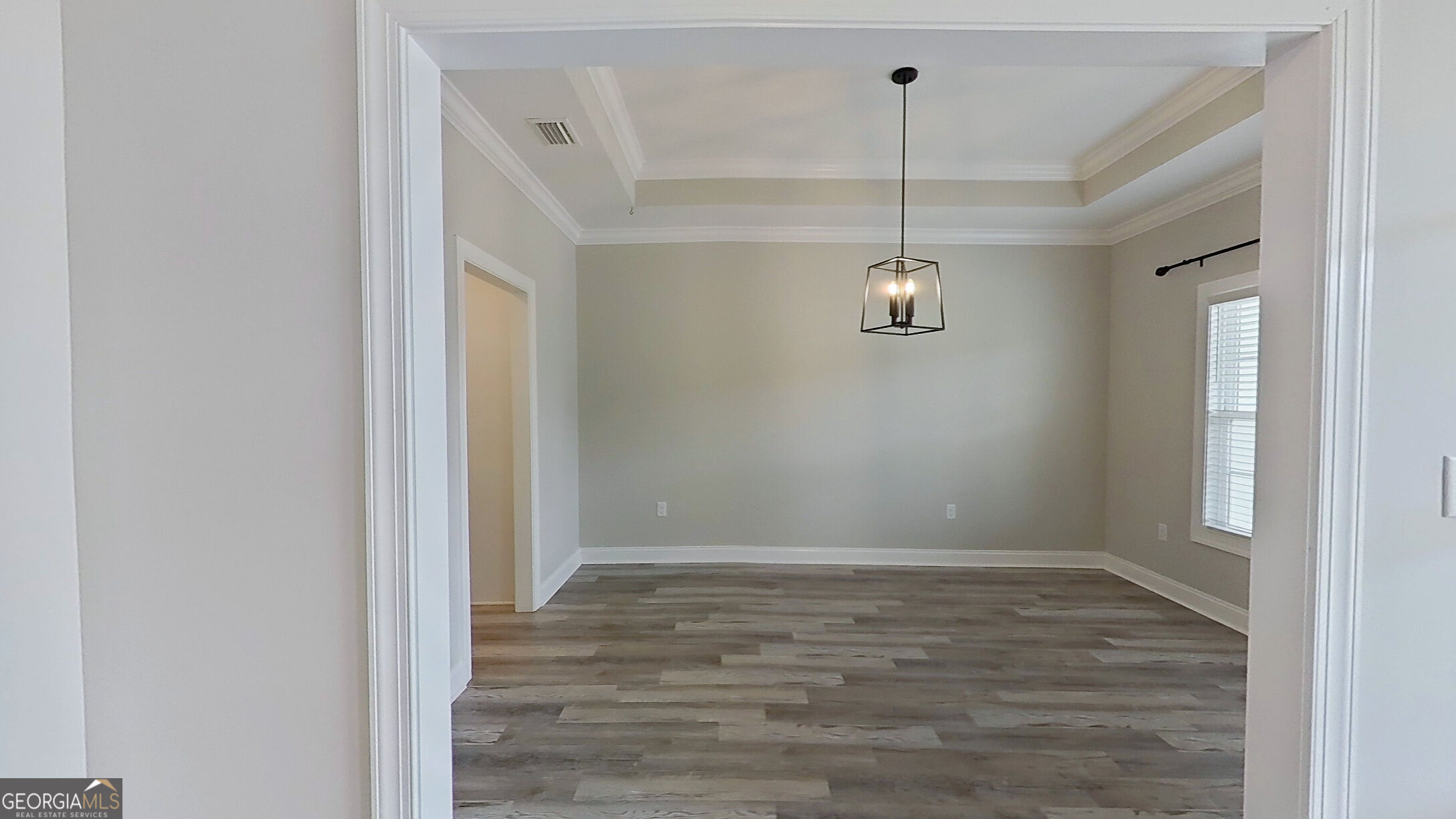 370 Madison Boulevard Property Photo 3
