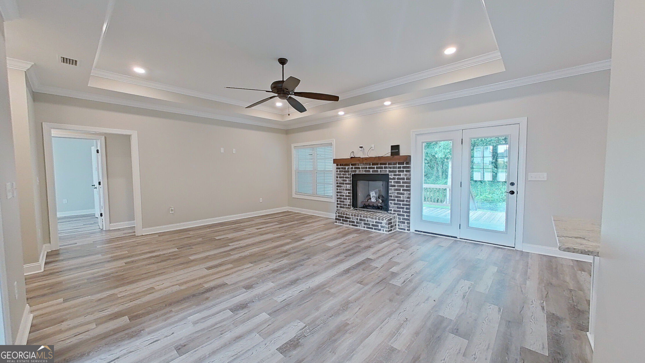 370 Madison Boulevard Property Photo 8
