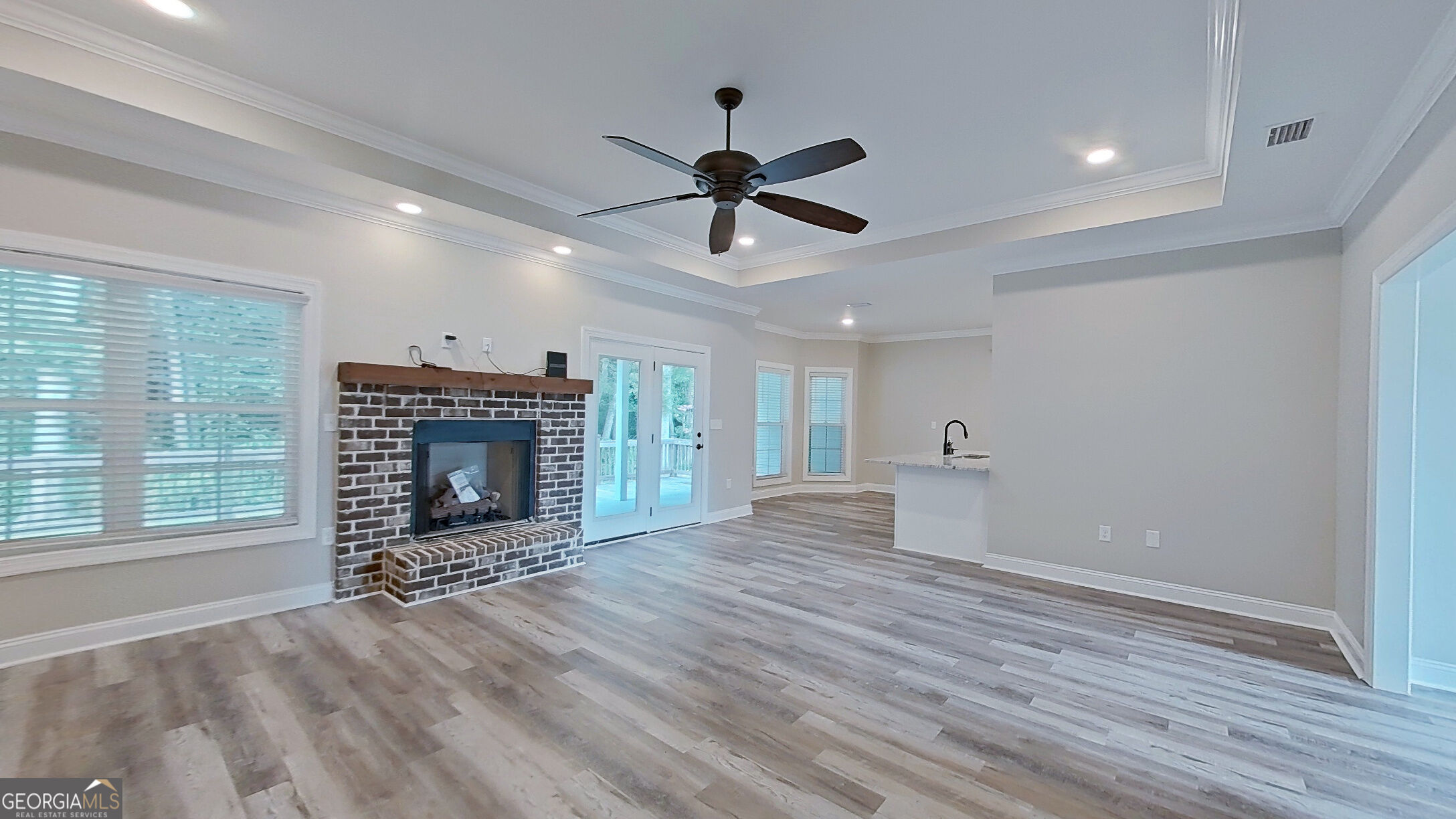 370 Madison Boulevard Property Photo 10