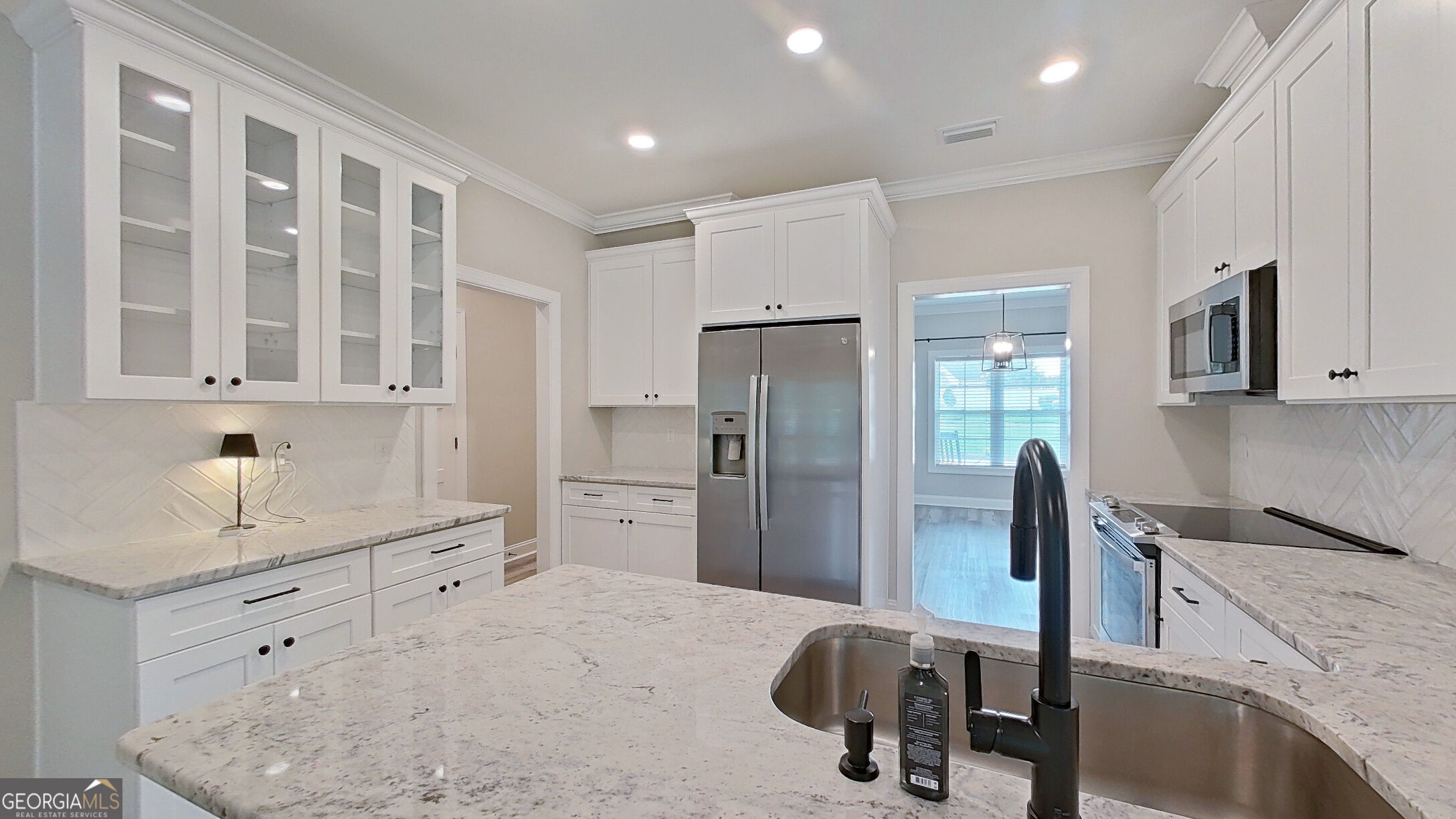 370 Madison Boulevard Property Photo 14