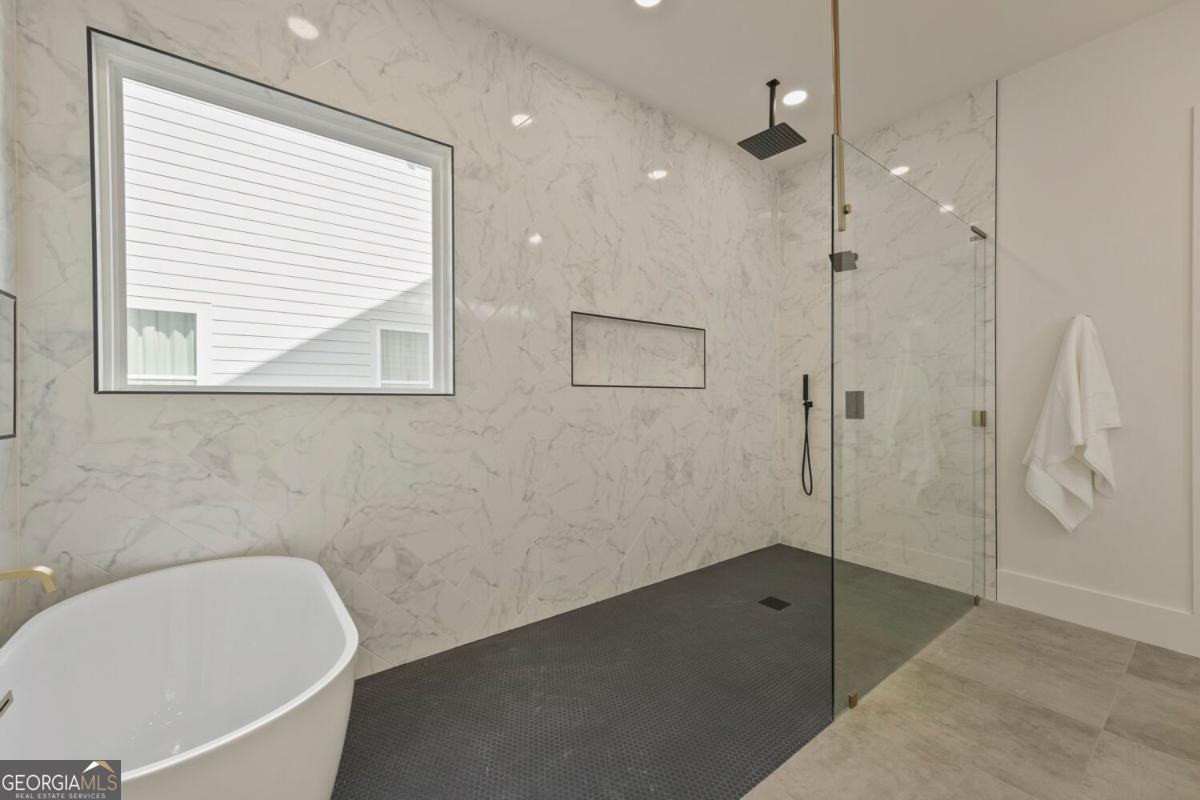 942 Cooper Road Property Photo 25