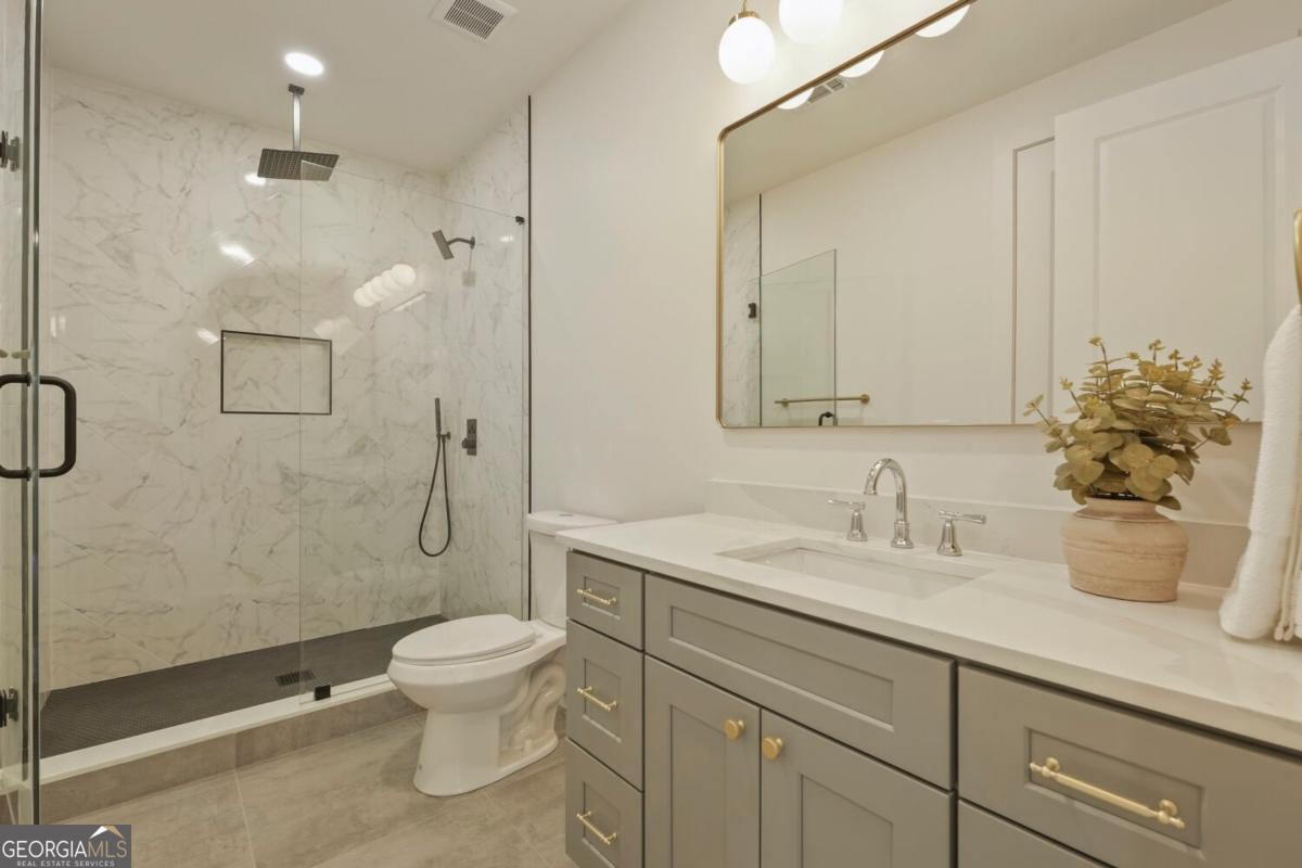 942 Cooper Road Property Photo 32