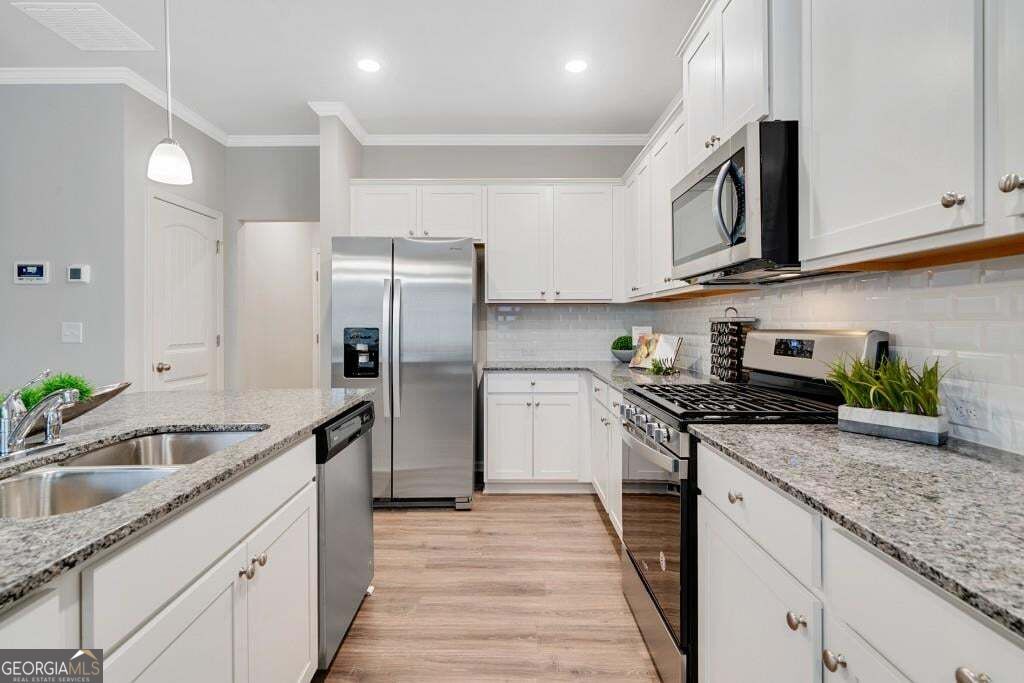 230 Lower Pheasant Lane Property Photo 10