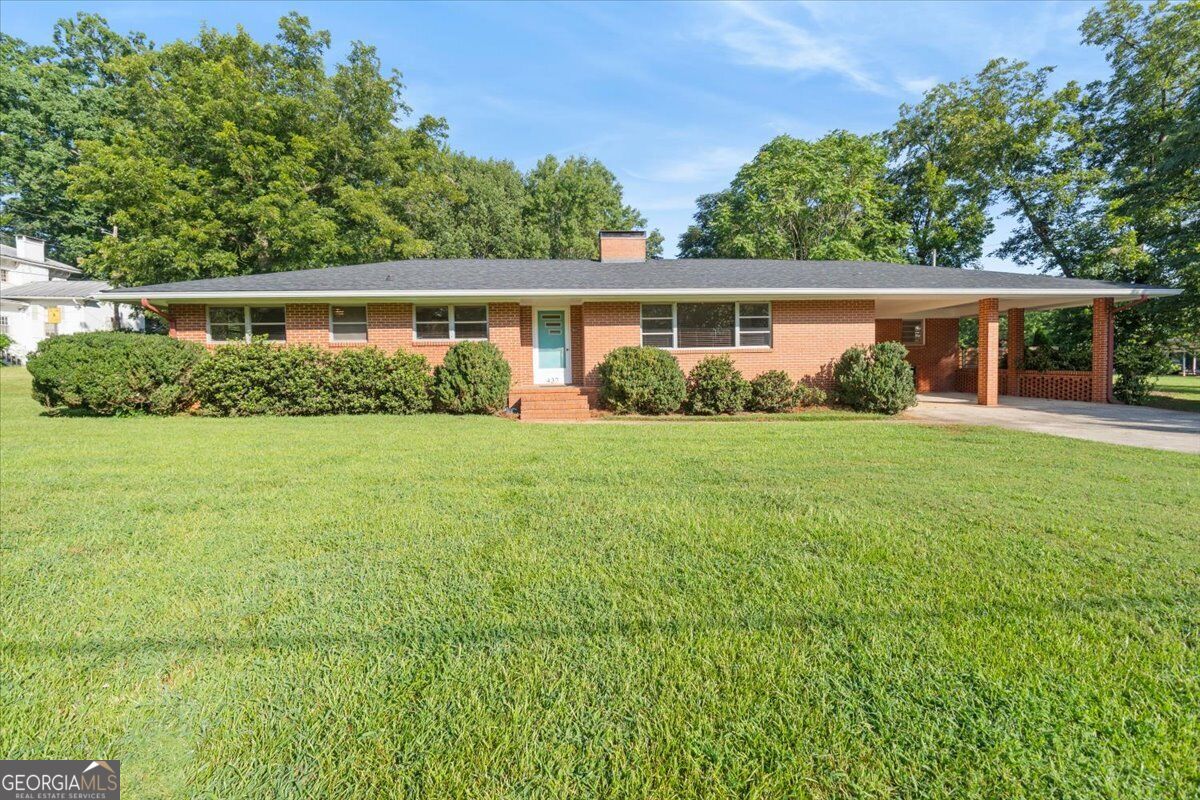 437 Pine Street Property Photo 1