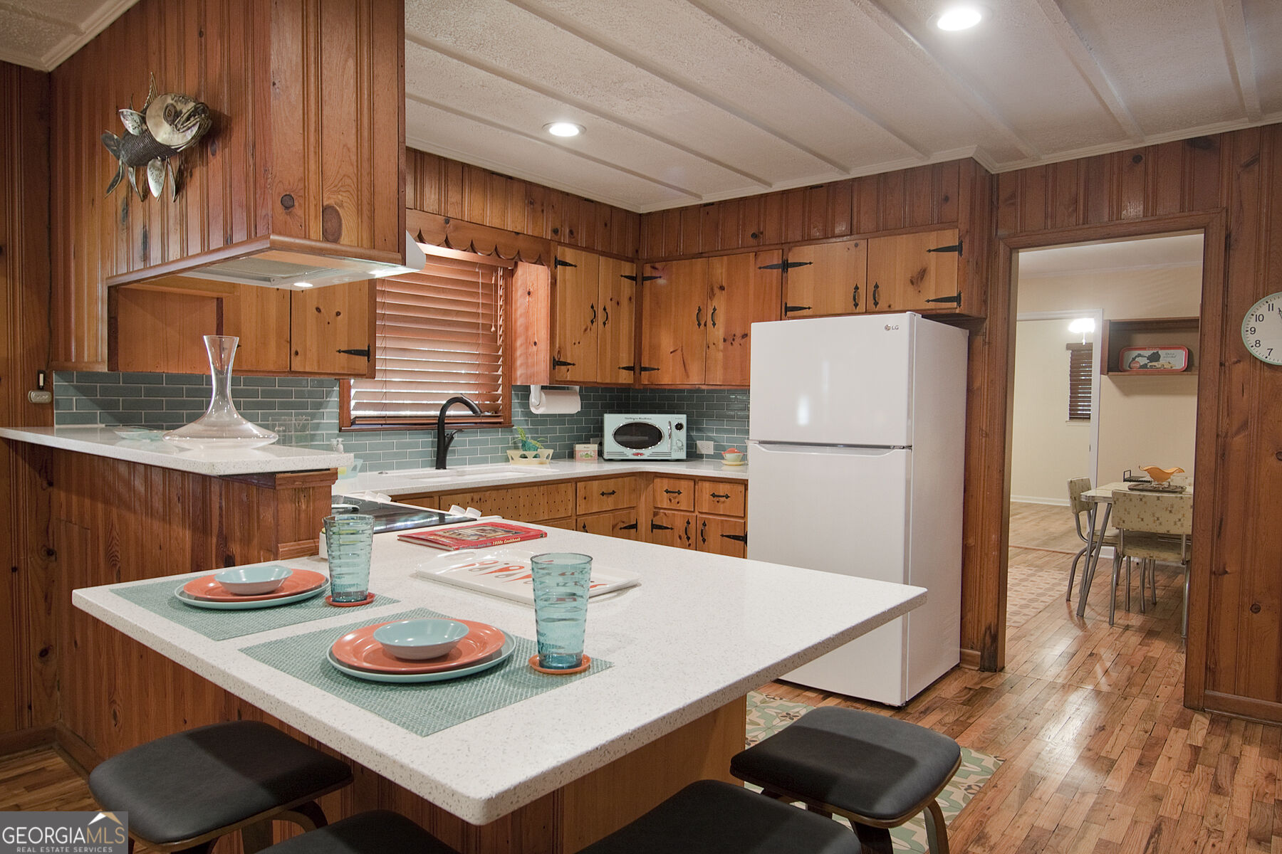 437 Pine Street Property Photo 10