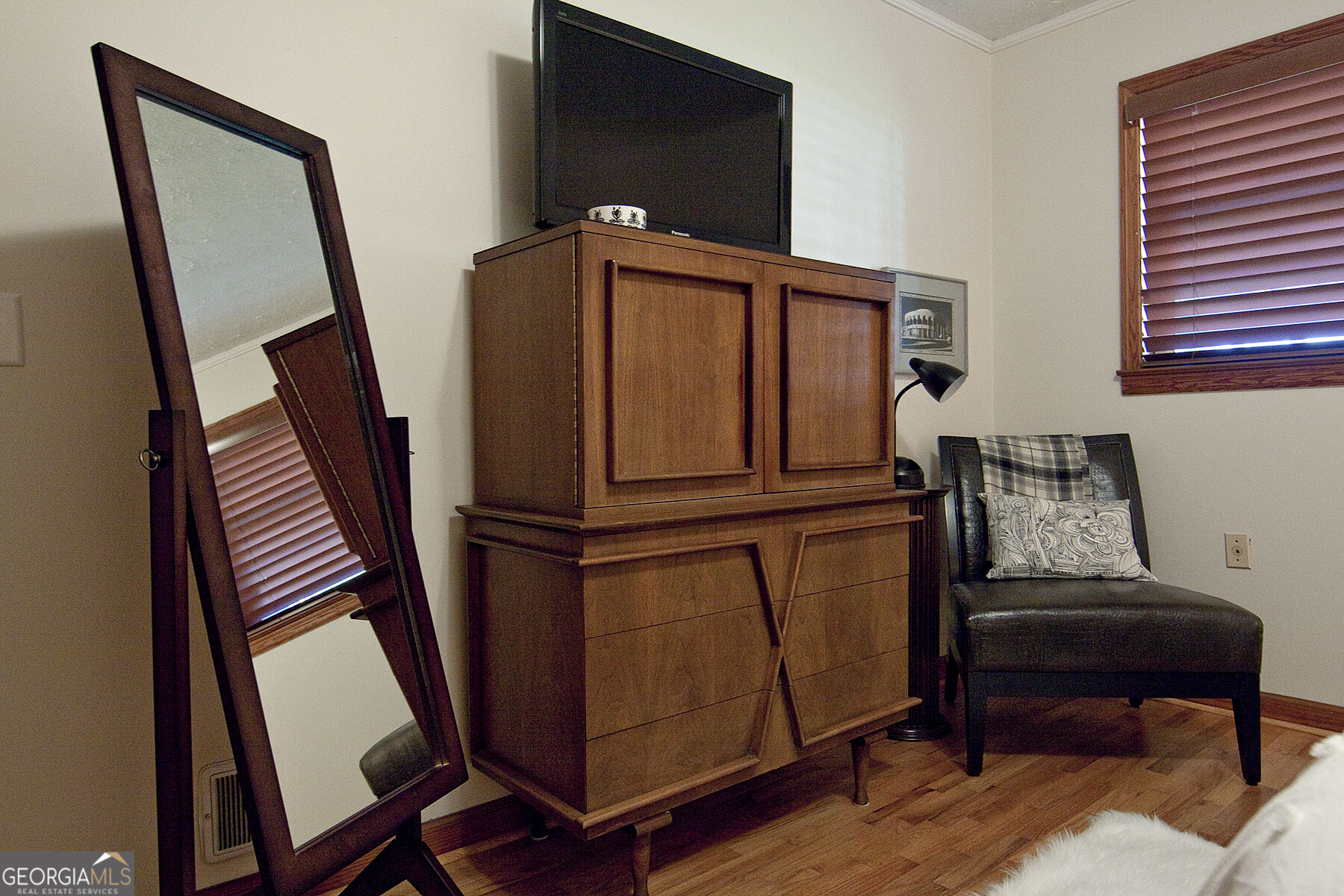 437 Pine Street Property Photo 18