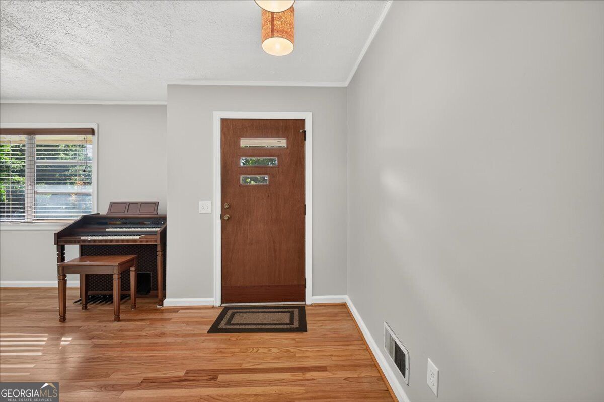 437 Pine Street Property Photo 29