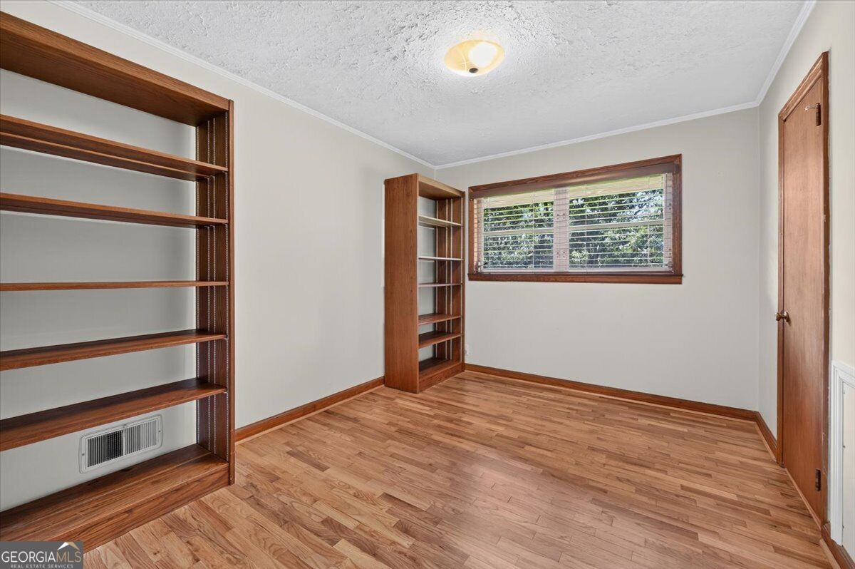 437 Pine Street Property Photo 49