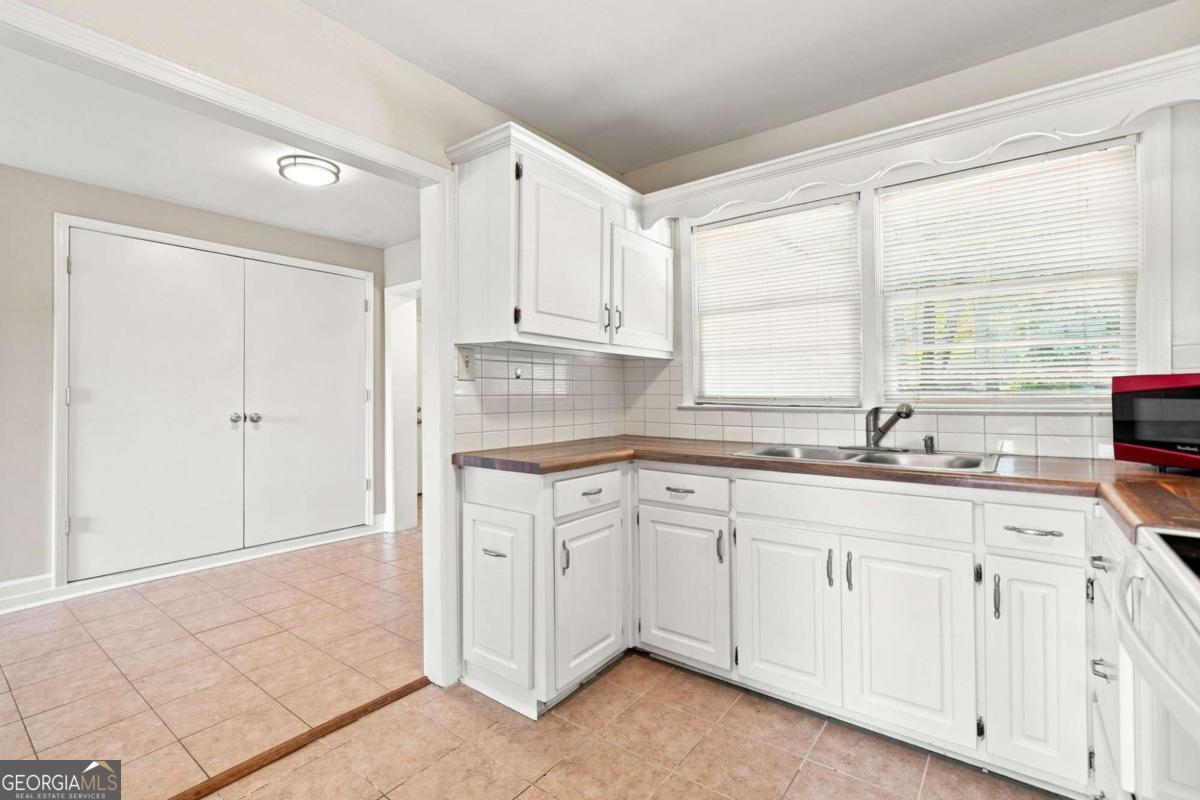 120 Westview Street Property Photo 10