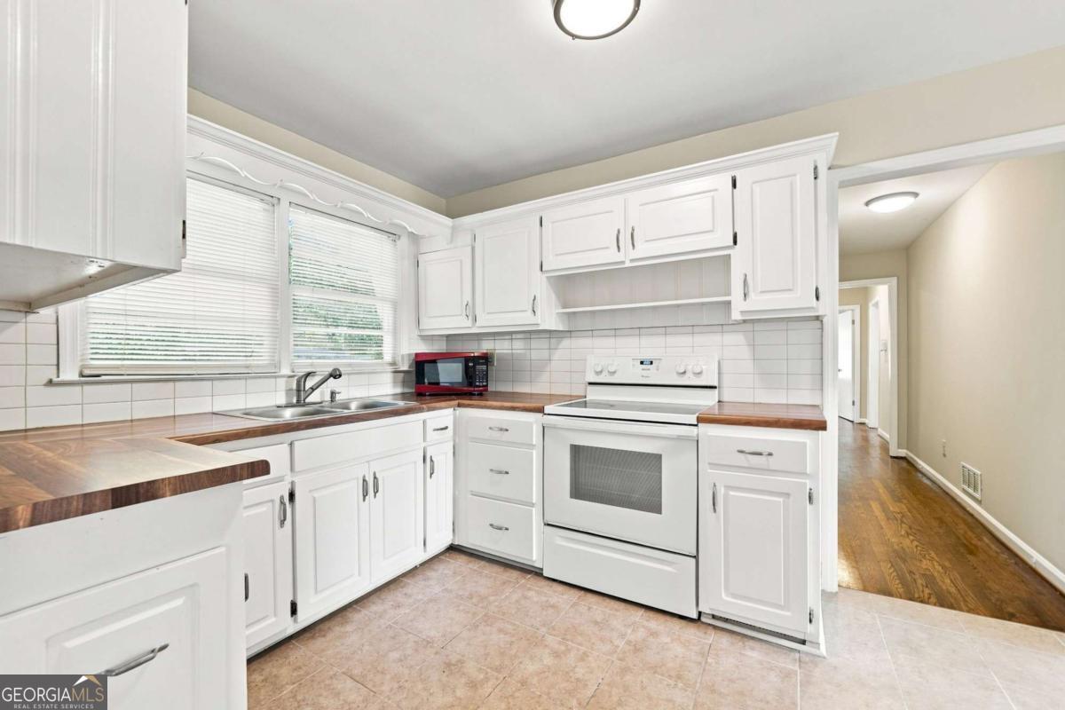 120 Westview Street Property Photo 15