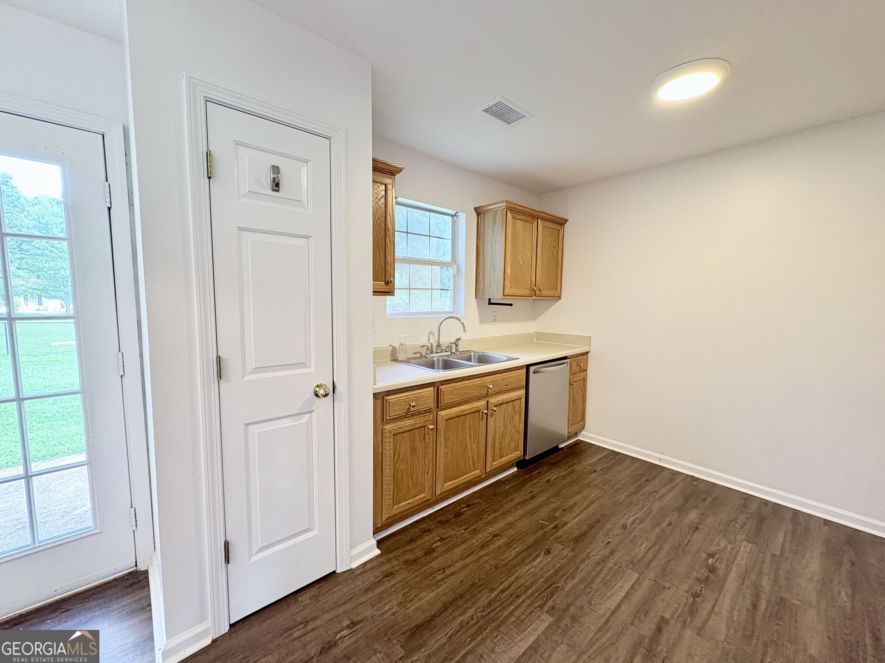 293 Snapping Shoals Road Property Photo 9