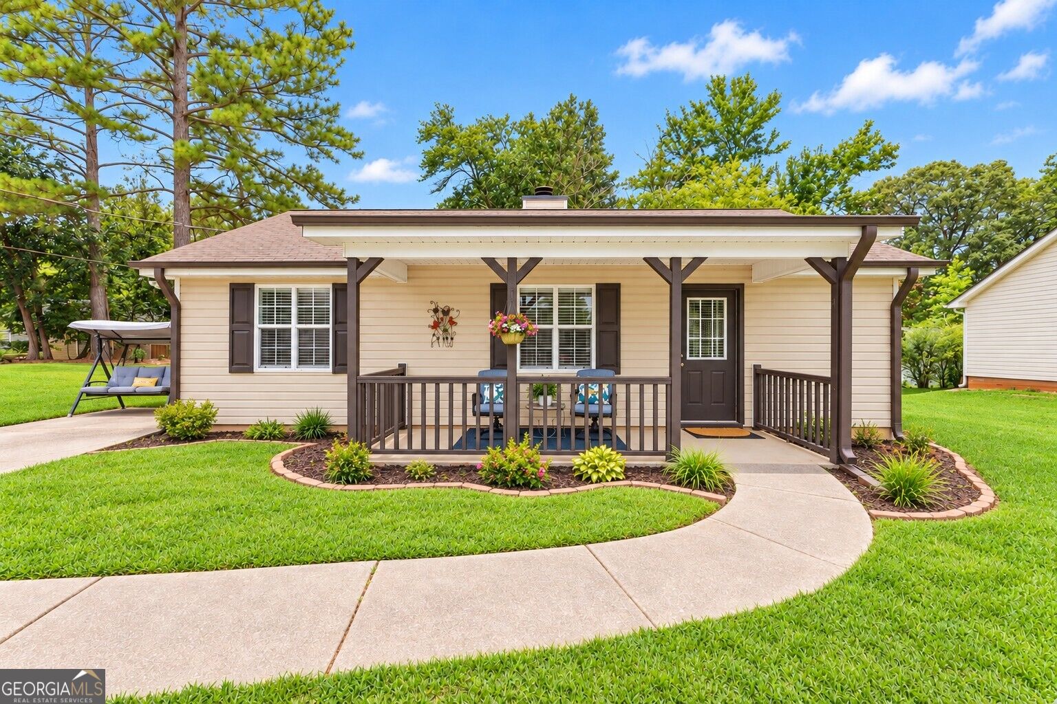 2560 Fairlane Drive Property Photo 1