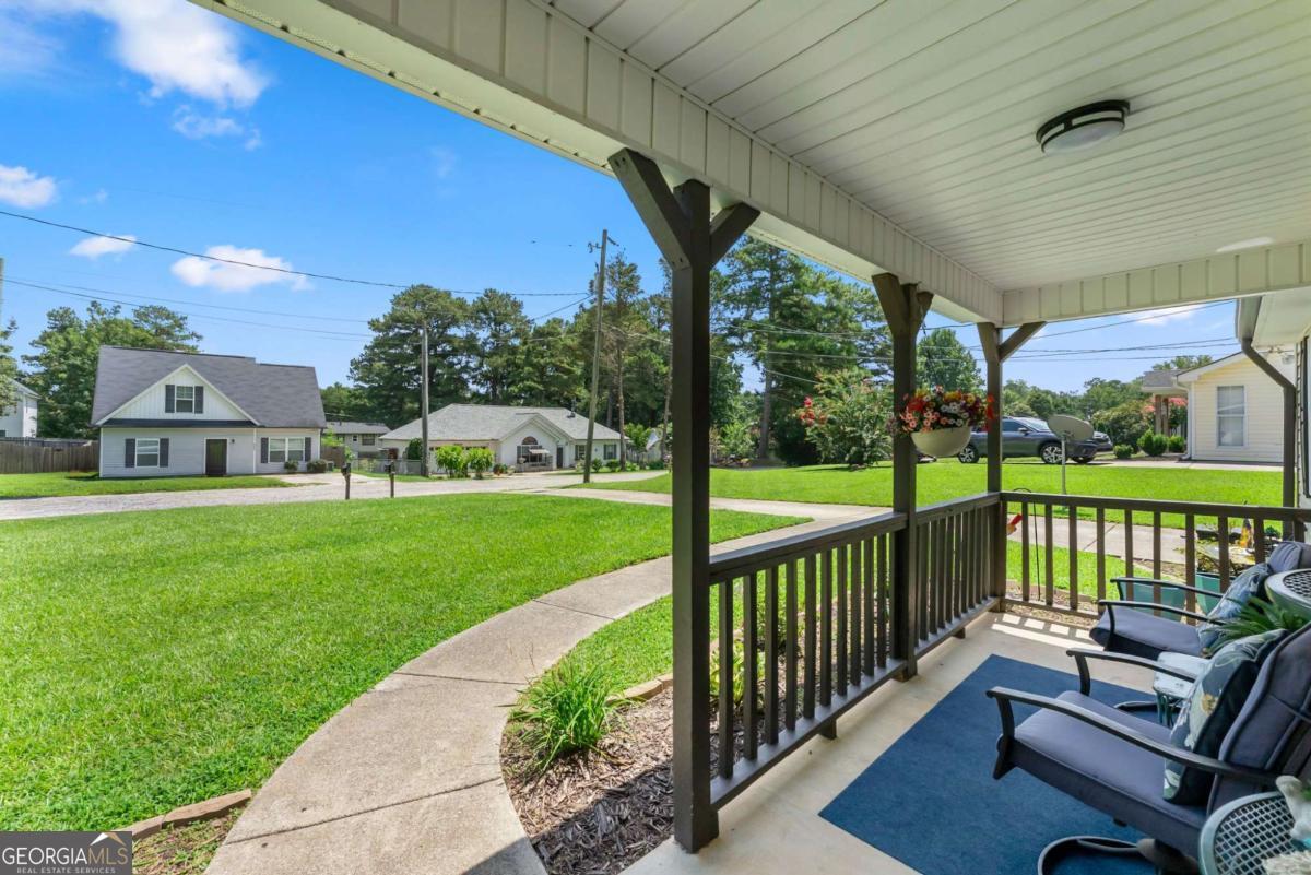 2560 Fairlane Drive Property Photo 11