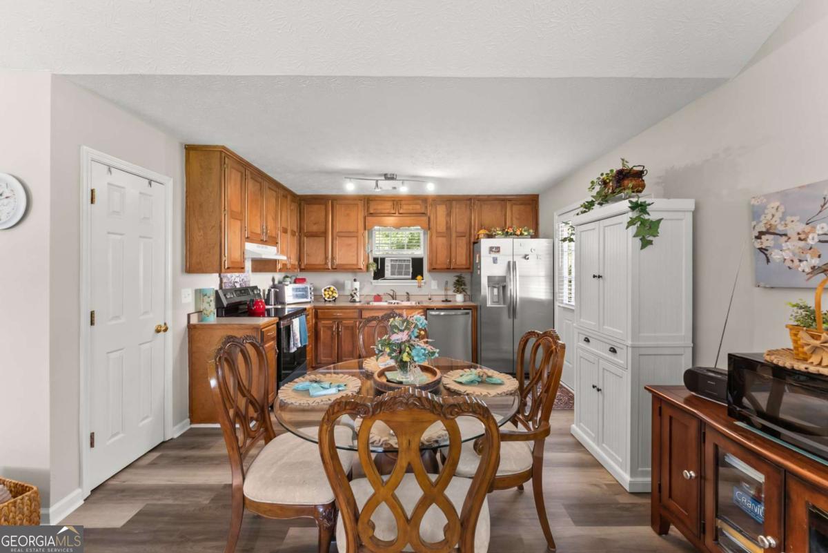 2560 Fairlane Drive Property Photo 21