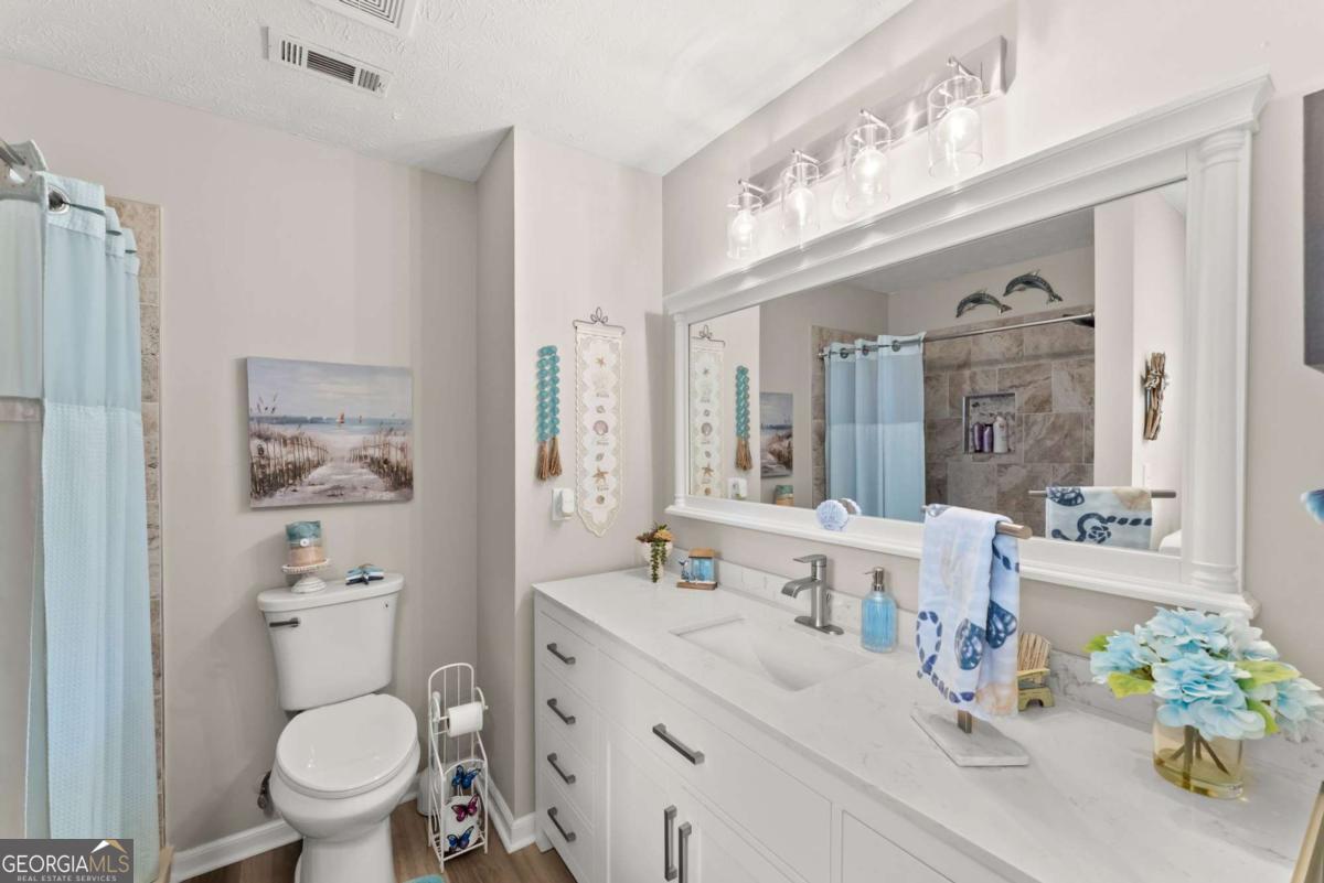 2560 Fairlane Drive Property Photo 28