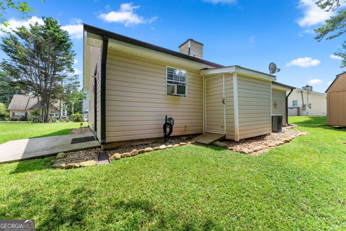 2560 Fairlane Drive Property Photo 39