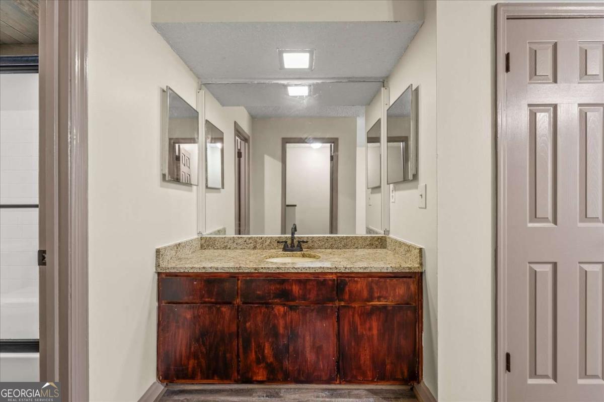 210 Appleby Drive Property Photo 12