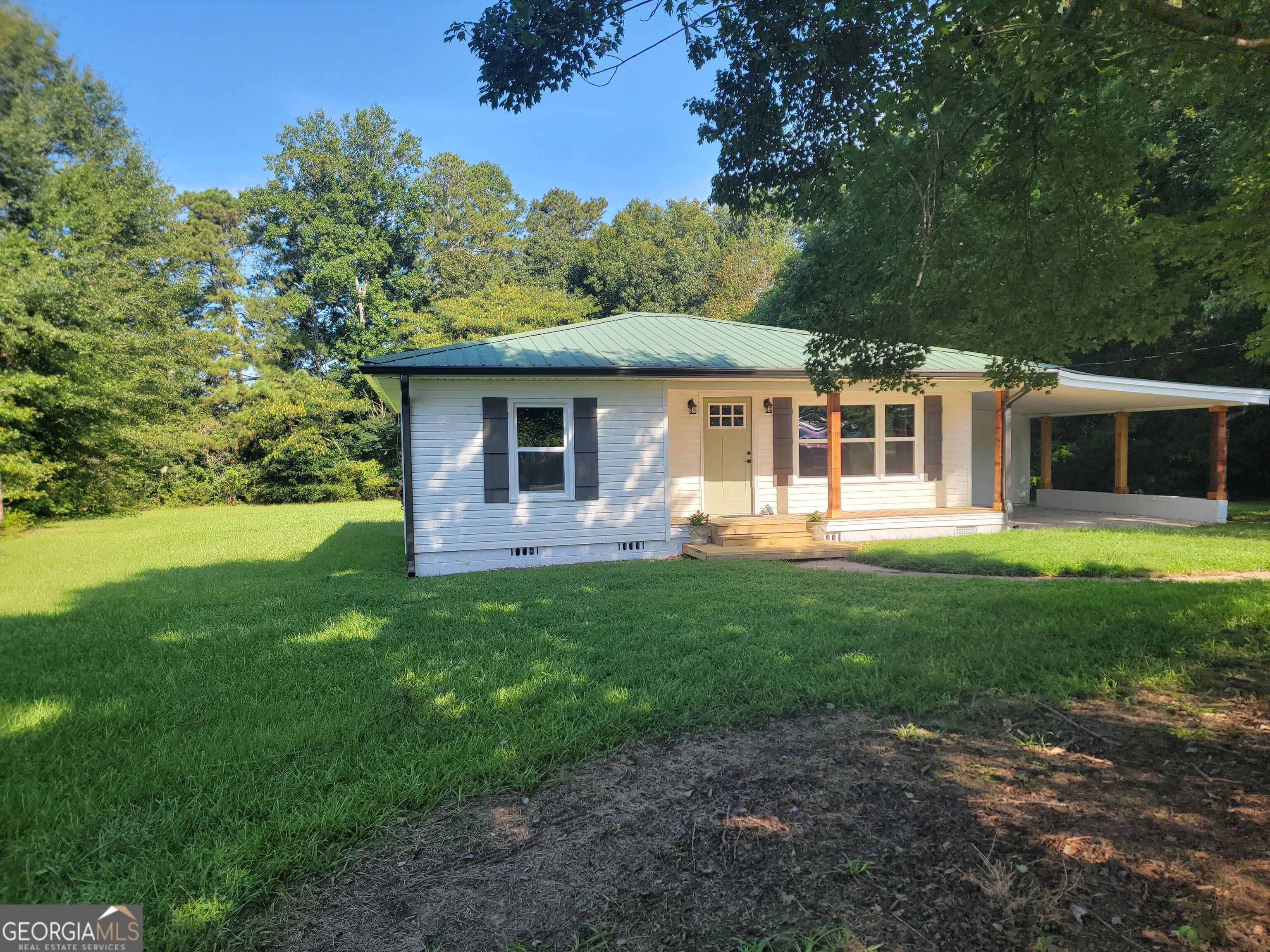 1477 S 100 Highway Property Photo 3